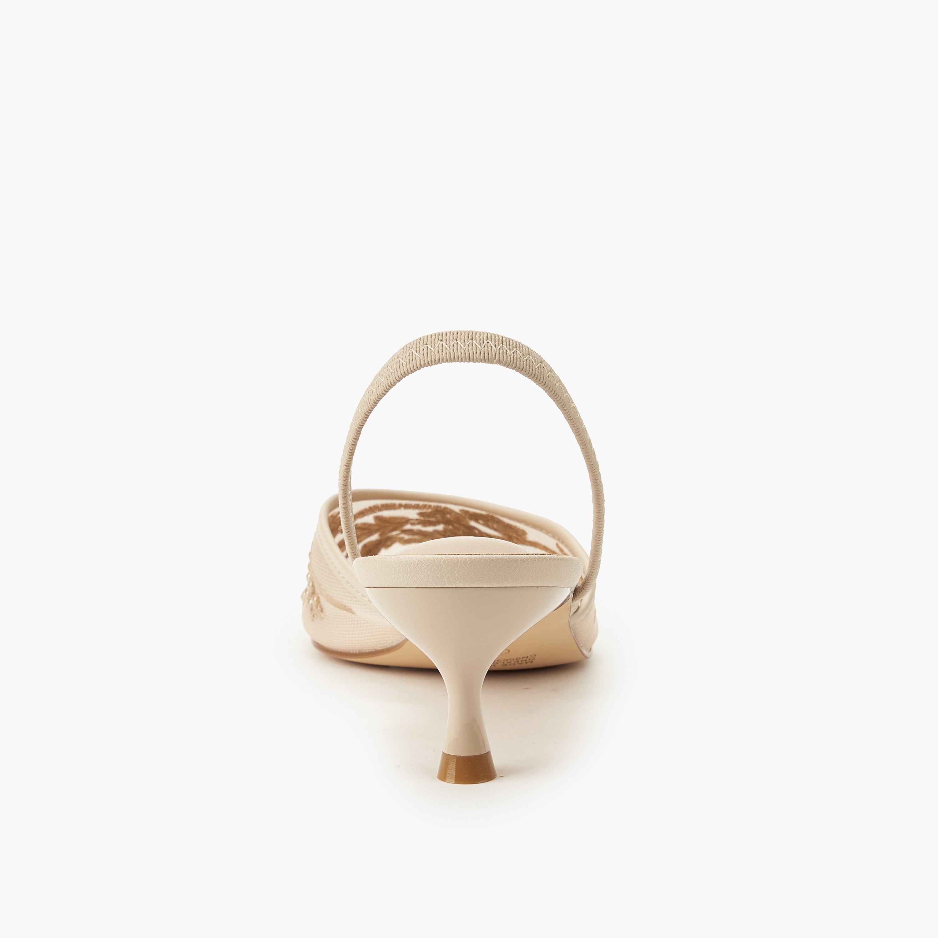 حذاء بمقدمة مدببة وكعب صغير وتزيينات للنساء من سيليست-women-shoes-sandals-heeled-image-5