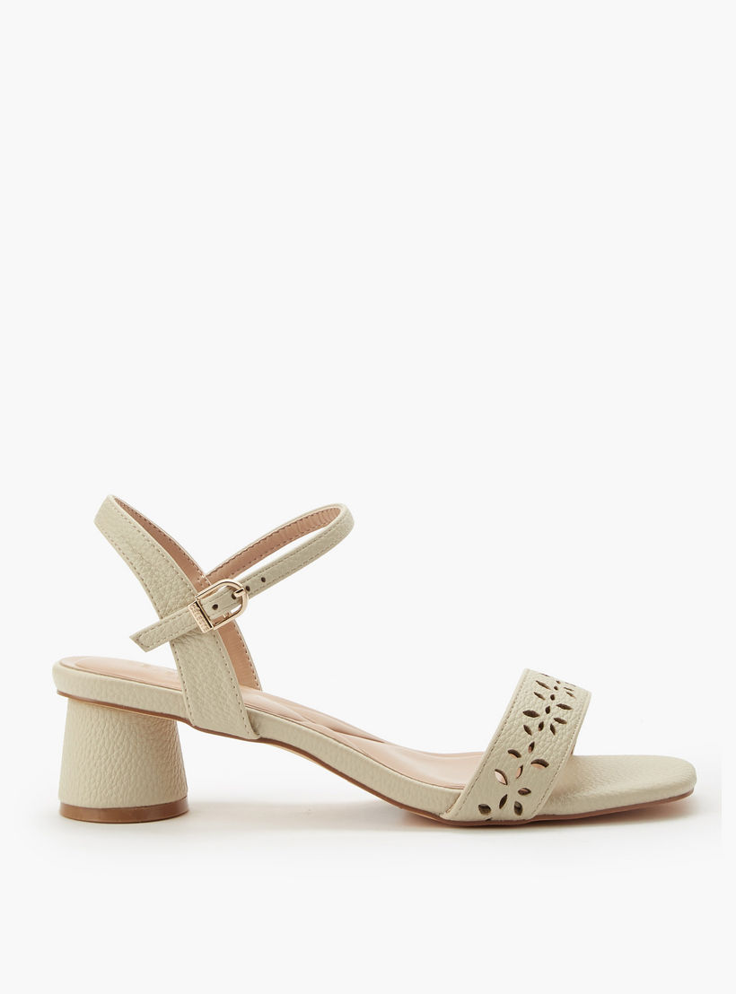 صندل بتصميم مفرّغ وكعب سميك للنساء من سيليست-women-shoes-sandals-heeled-image-2