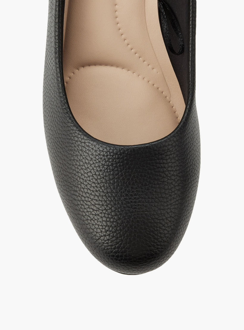 حذاء كلاسيكي بكعب عريض للنساء من فلورا بيلا-women-shoes-heels-image-4