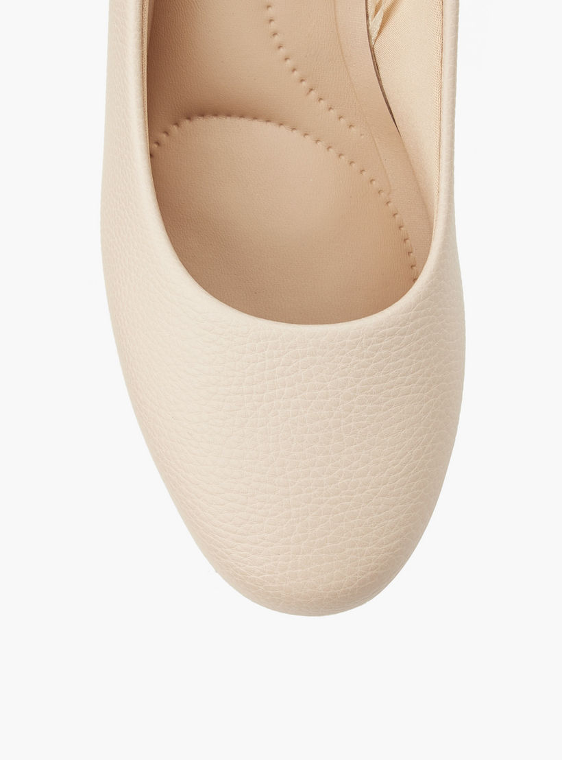 حذاء كلاسيكي بكعب عريض للنساء من فلورا بيلا-women-shoes-heels-image-4