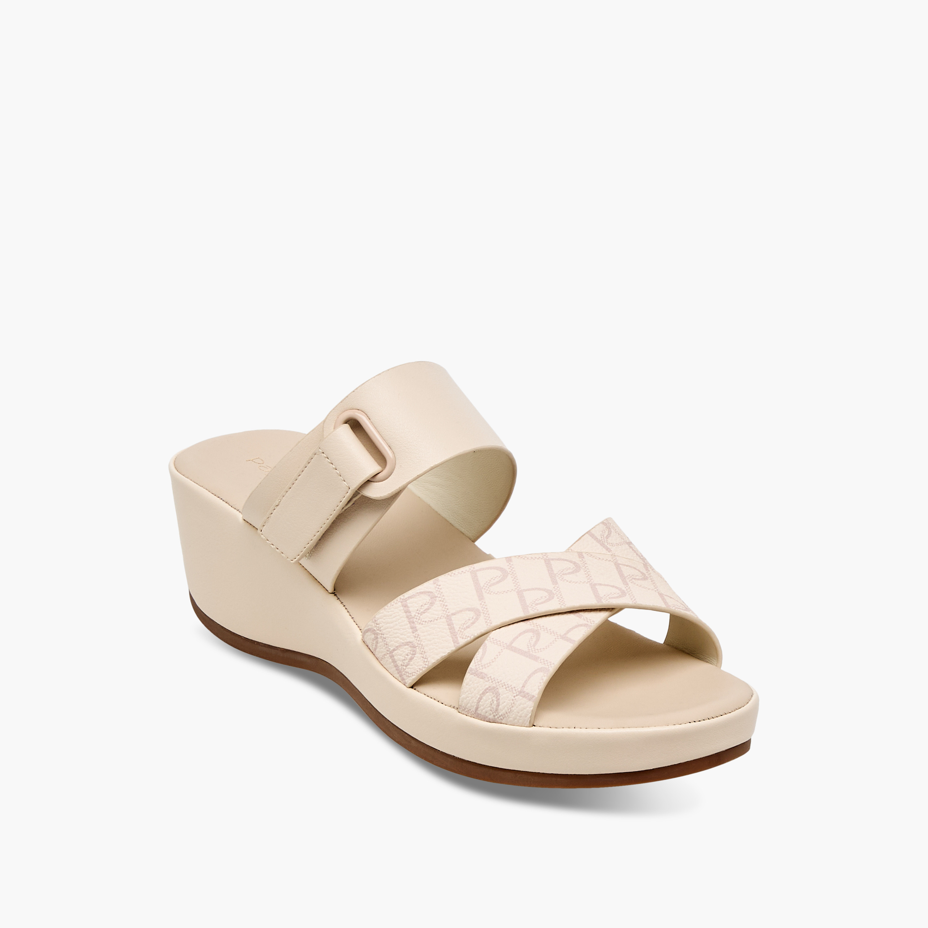 صندل مريح سهل الارتداء بكعب ويدج وطبعات مونوجرام من بابريكا-women-shoes-sandals-heeled-image-2