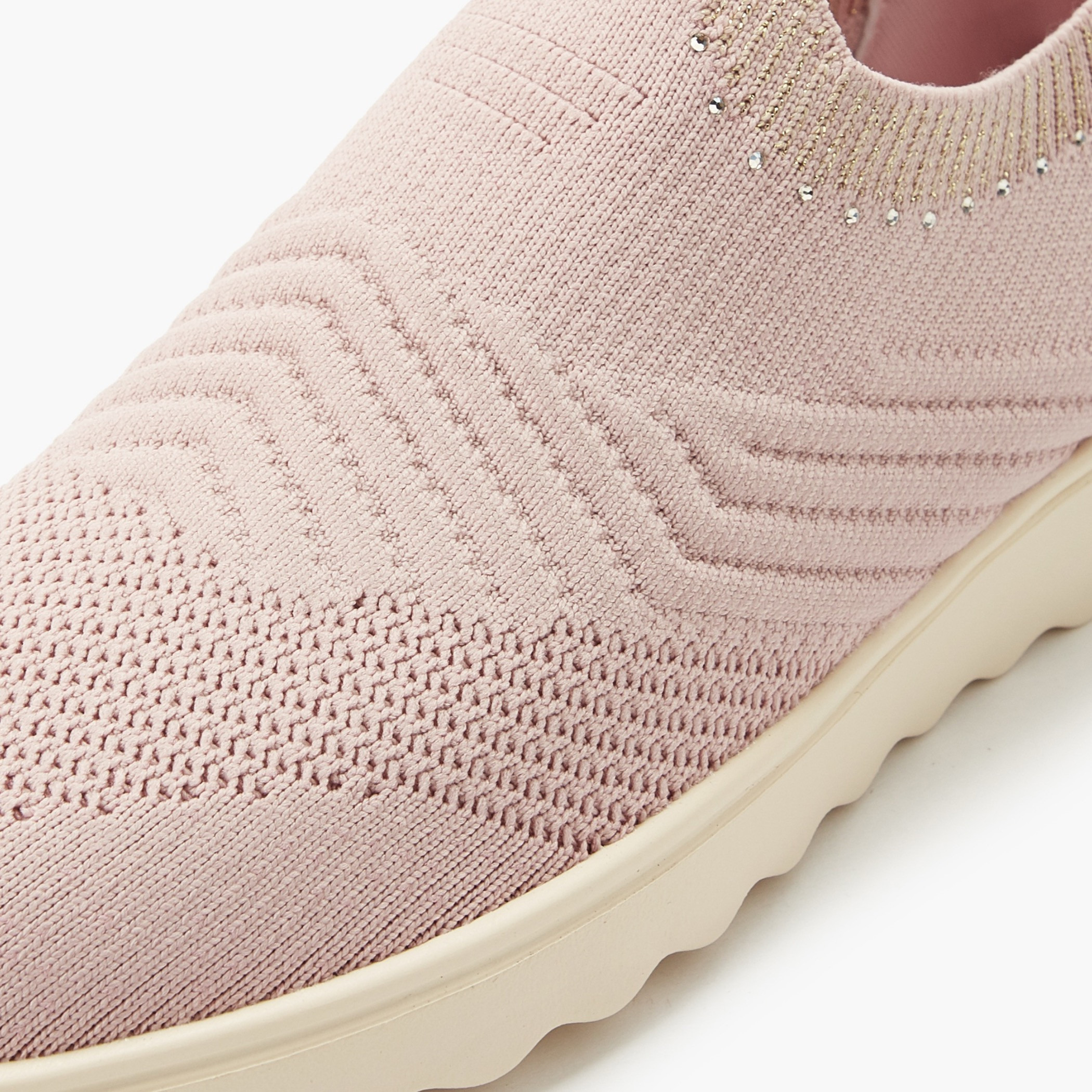 حذاء مزين للنساء من لو كونفورت-women-shoes-sneakers-image-4