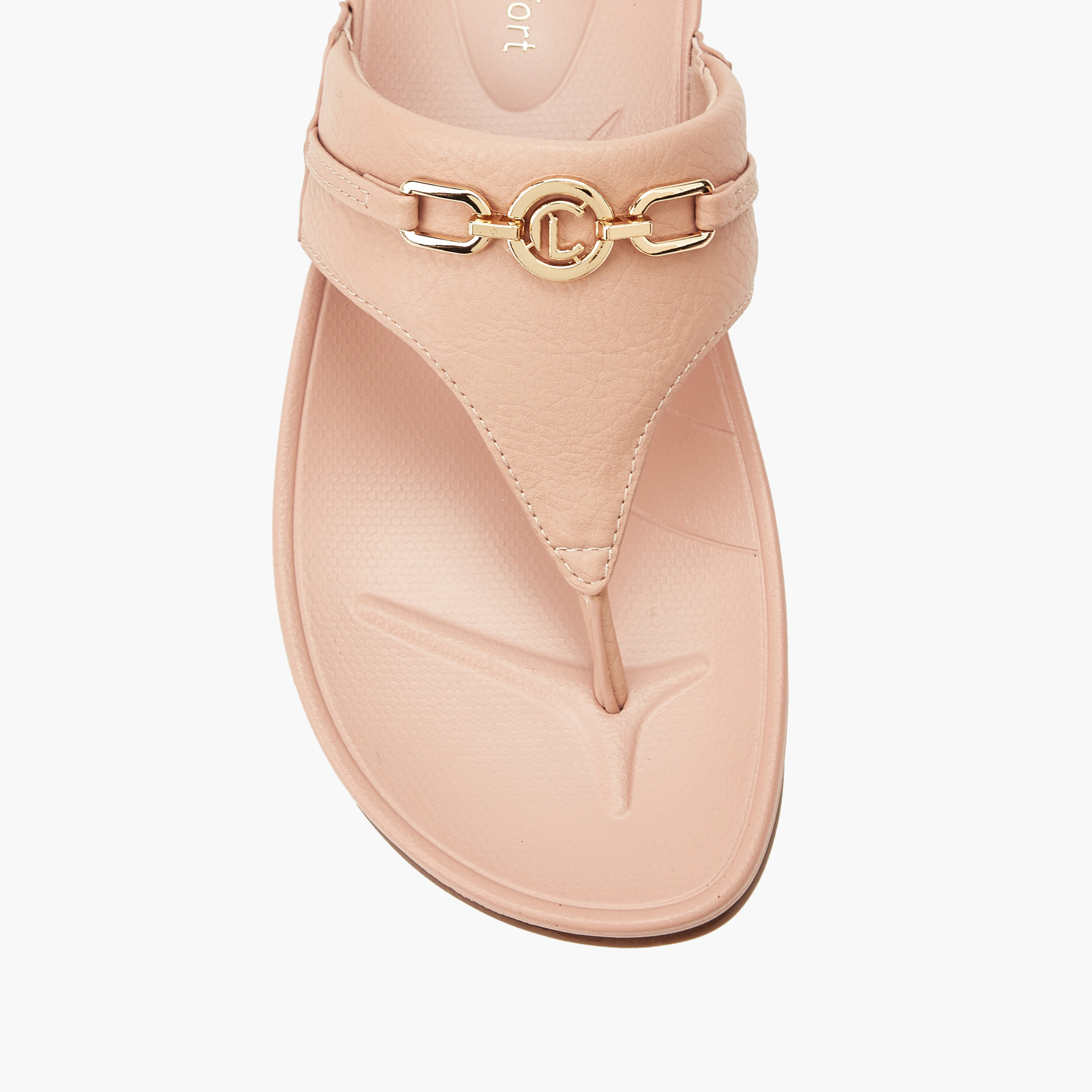 صندل بإصبع وتفاصيل سلسلة للنساء من لو كونفورت-women-shoes-sandals-flats-image-4