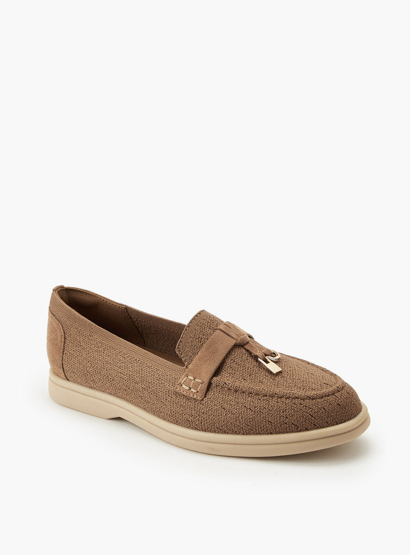 حذاء سهل الارتداء بزينة معدنية للنساء من لو كونفورت-women-shoes-loafersandmoccasins-image-2