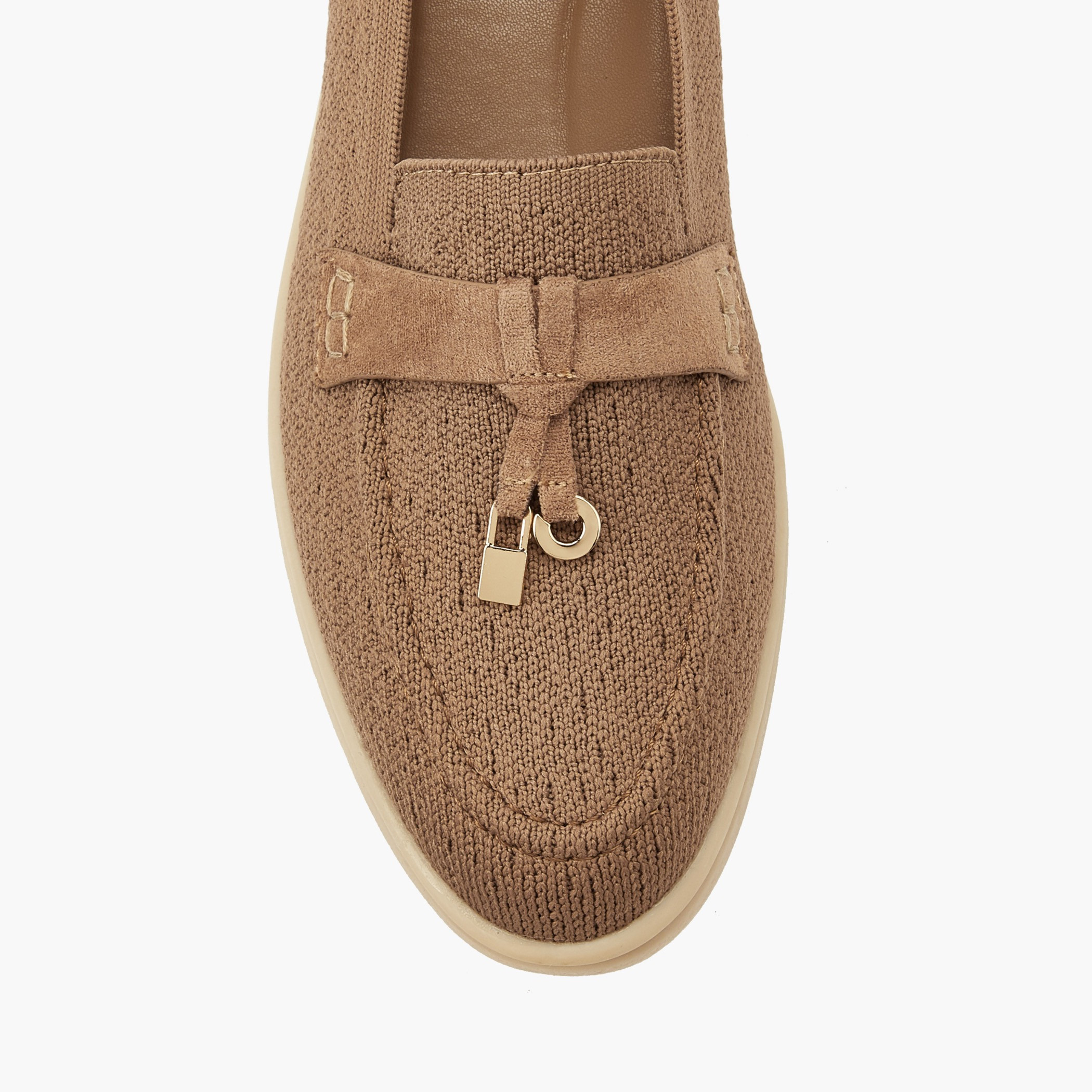 حذاء سهل الارتداء بزينة معدنية للنساء من لو كونفورت-women-shoes-loafersandmoccasins-image-4