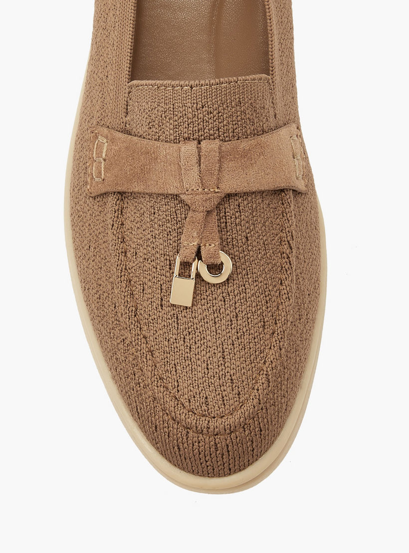 حذاء سهل الارتداء بزينة معدنية للنساء من لو كونفورت-women-shoes-loafersandmoccasins-image-4
