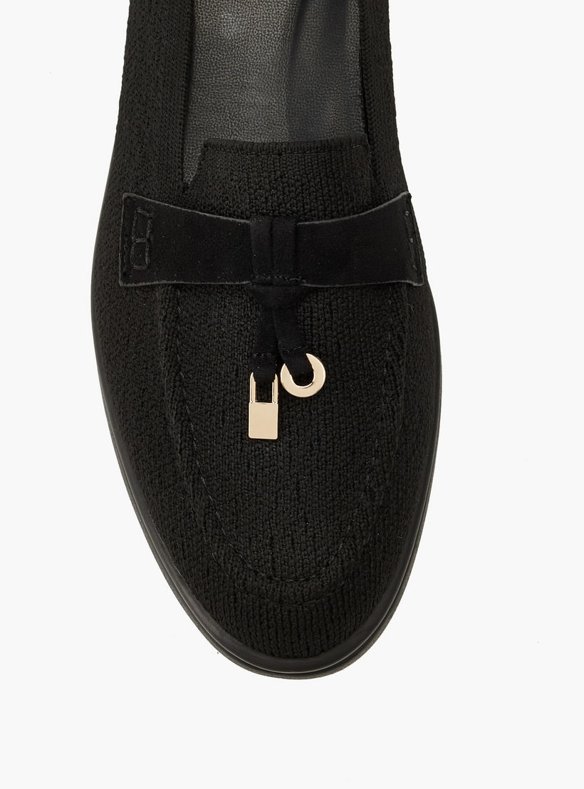 حذاء سهل الارتداء بزينة معدنية للنساء من لو كونفورت-women-shoes-loafersandmoccasins-image-4