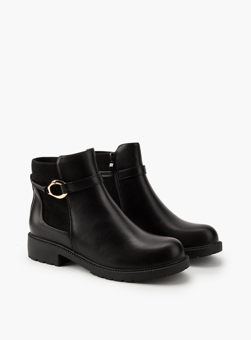 بوت طول الكاحل بتفاصيل إبزيم للنساء من فلورا بيلا-women-shoes-boots-image-1