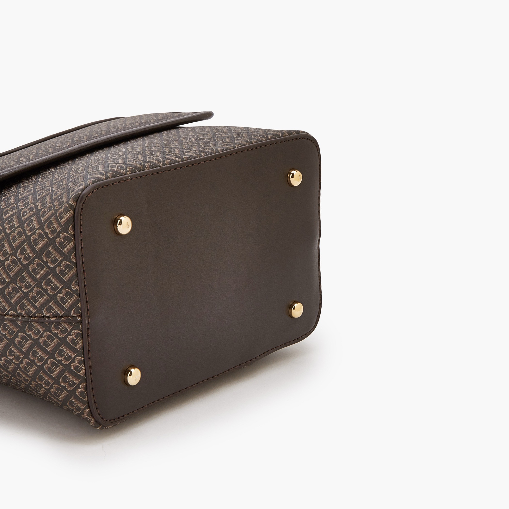 شنطة توتي بطبعات مونوجرام وجيب أمامي من فلورا بيلا-women-bagsandwallets-handbags-image-6