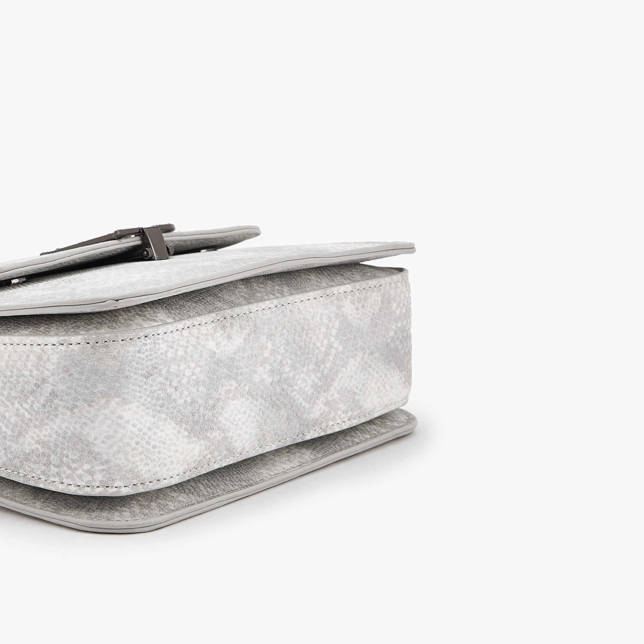 Flora Bella Textured Crossbody Bag with Chain Strap-women-bagsandwallets-handbags-image-6