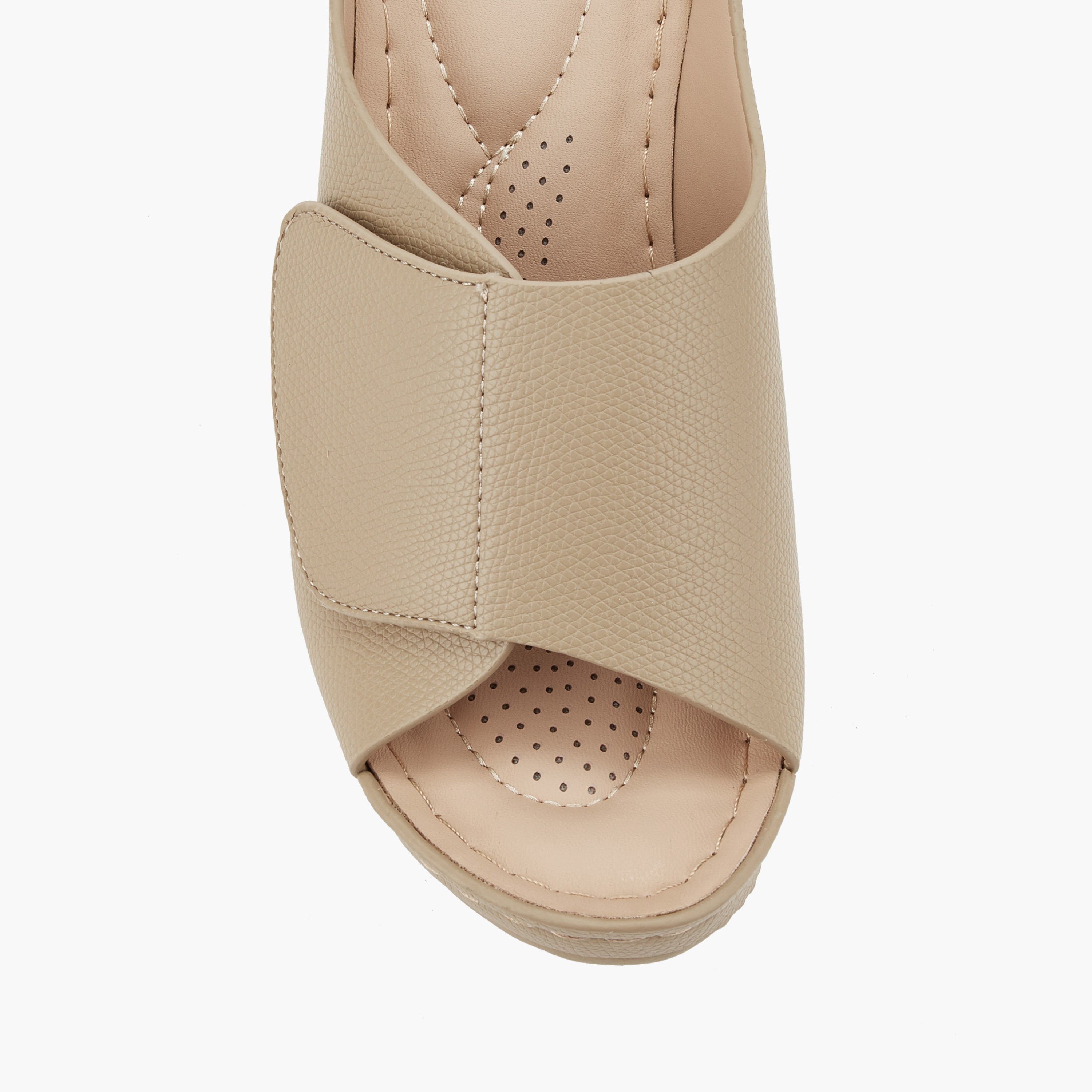 صندل ويدج بارز الملمس للنساء من فلورا بيلا-women-shoes-sandals-heeled-image-4