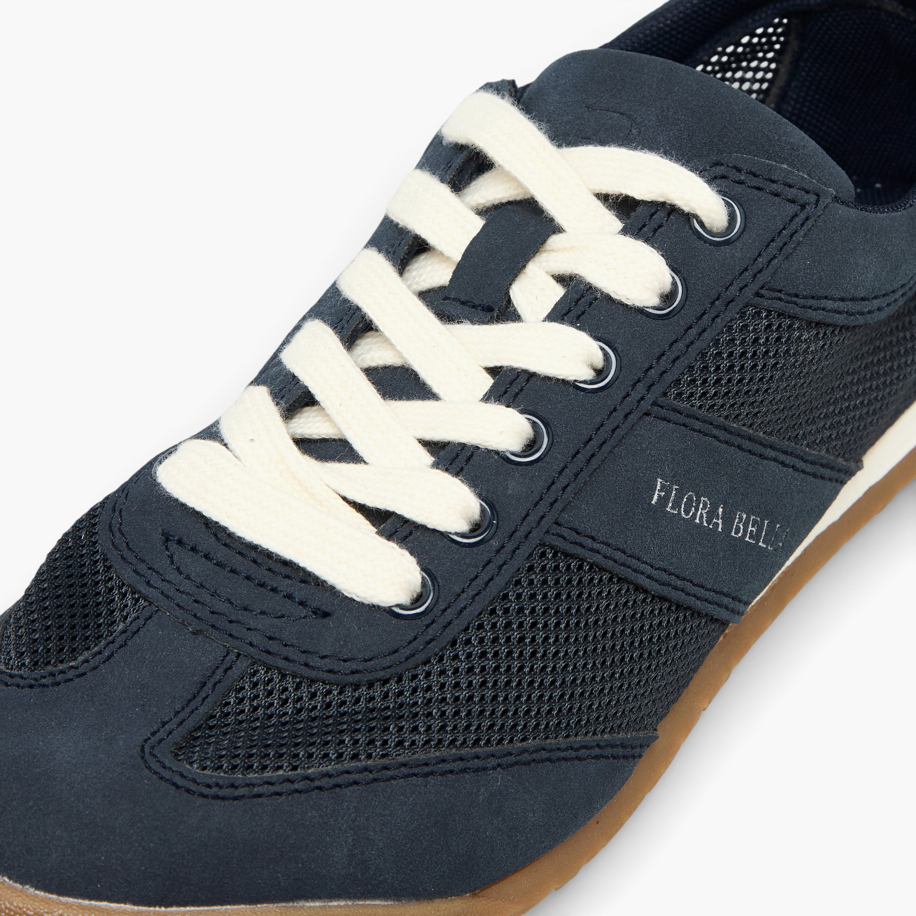 حذاء سنيكرز برباط إغلاق للنساء من فلورا بيلا-women-shoes-sneakers-image-4