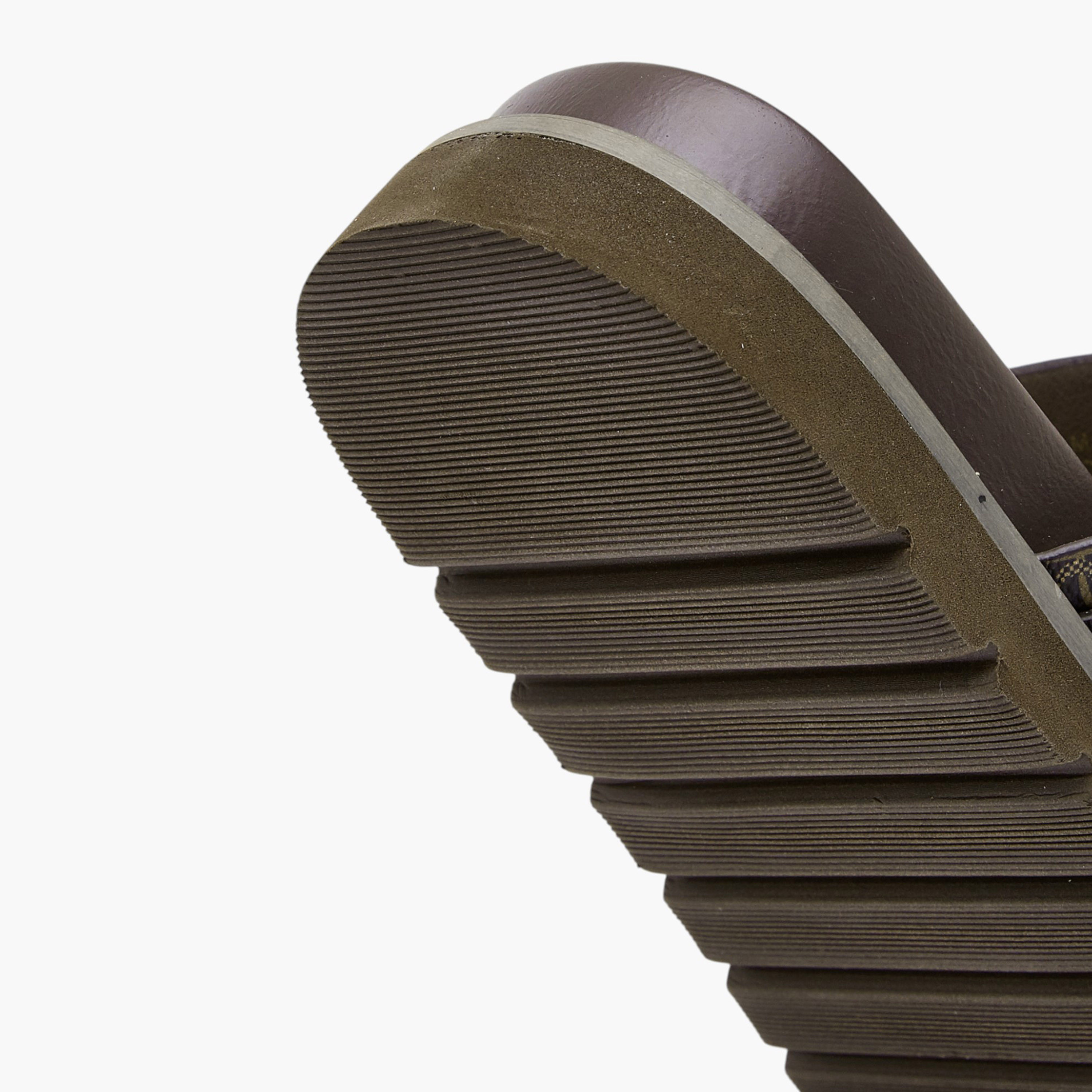 صندل سهل الارتداء بأحزمة متعددة وطبعات مونوجرام من بابريكا-women-shoes-flats-sandals-image-1
