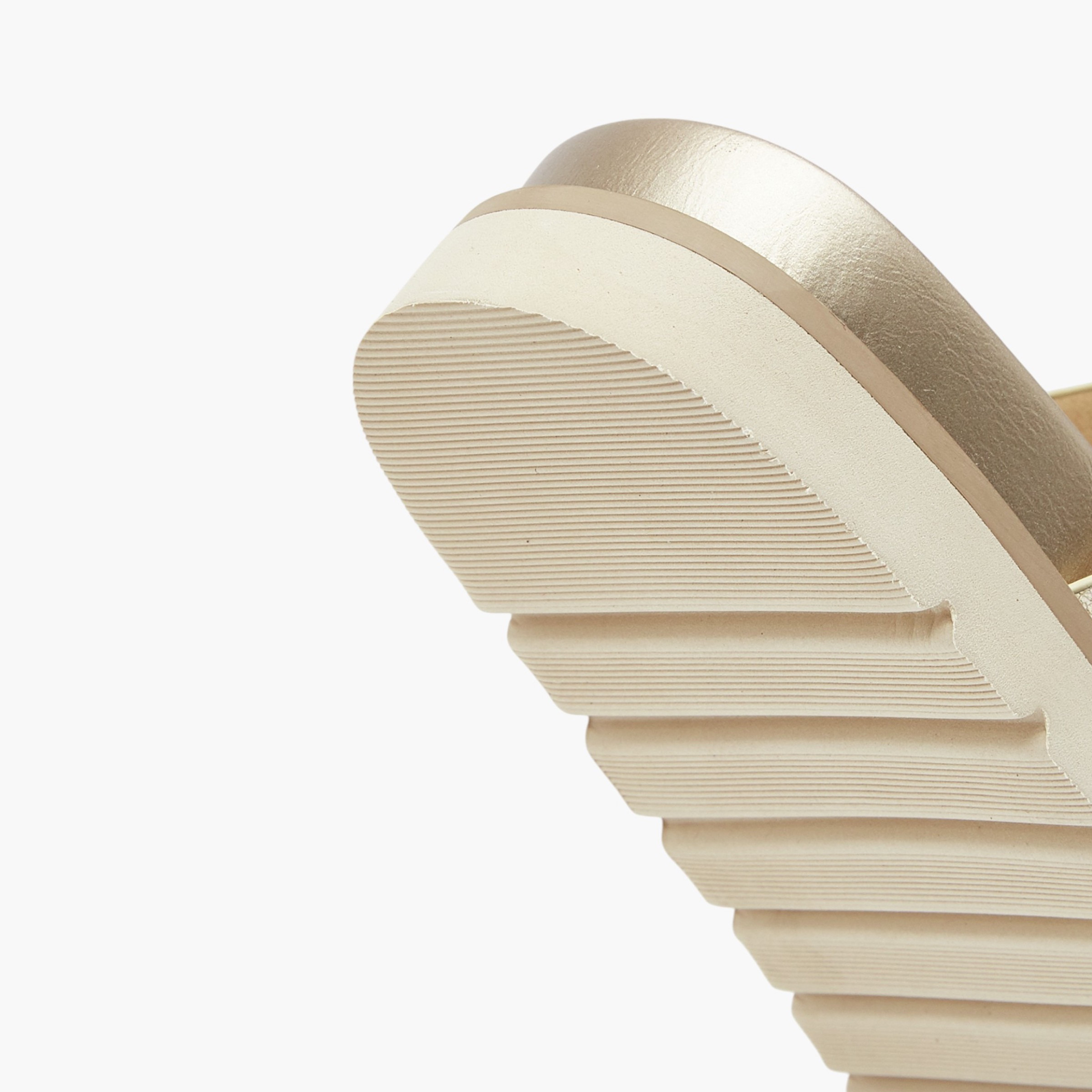 صندل سهل الارتداء متعدد الأحزمة للنساء من بابريكا-women-shoes-sandals-heeled-image-1