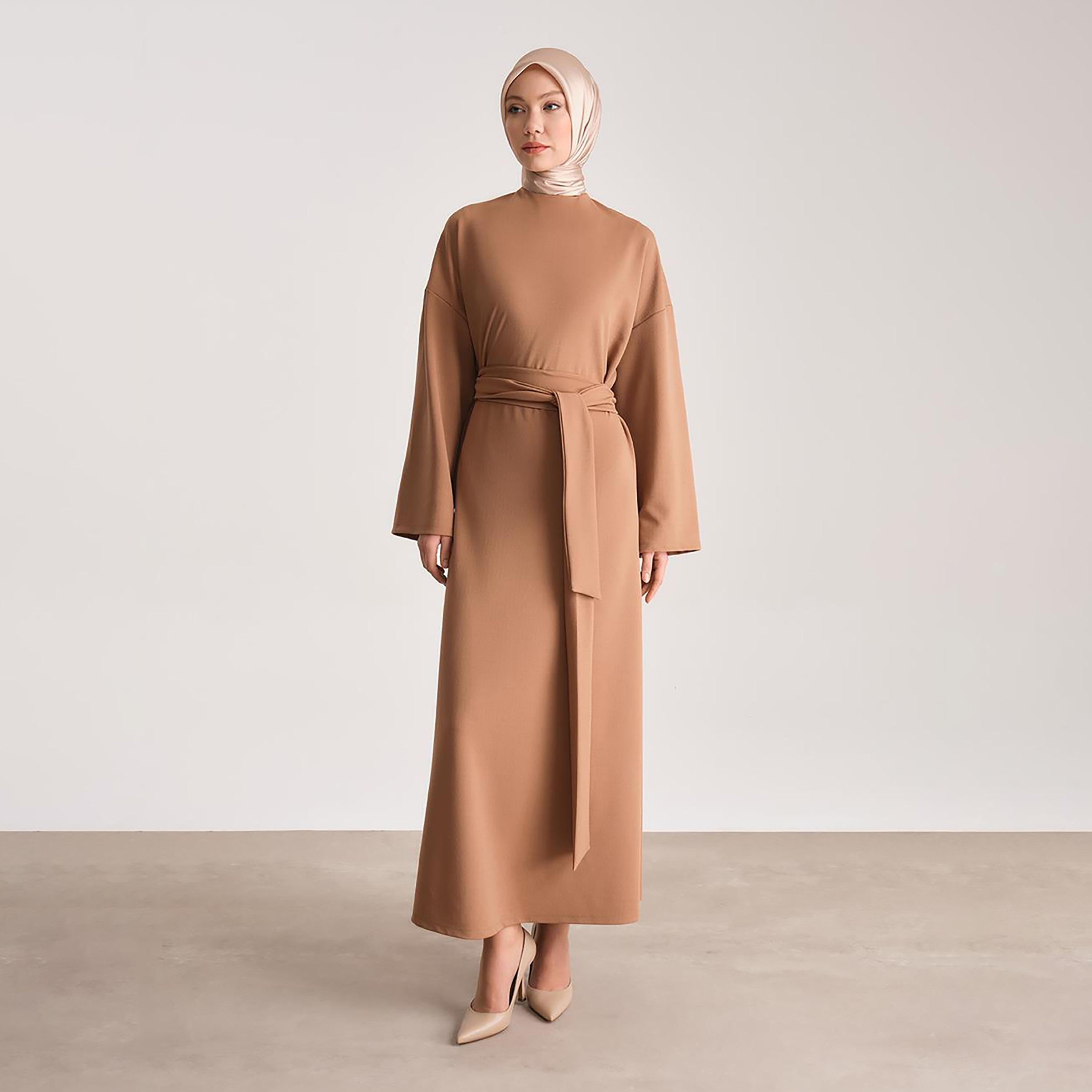فستان Armine نسائي طويل على شكل حرف A وأكمام مطاطية-women-clothing-dresses-image-1
