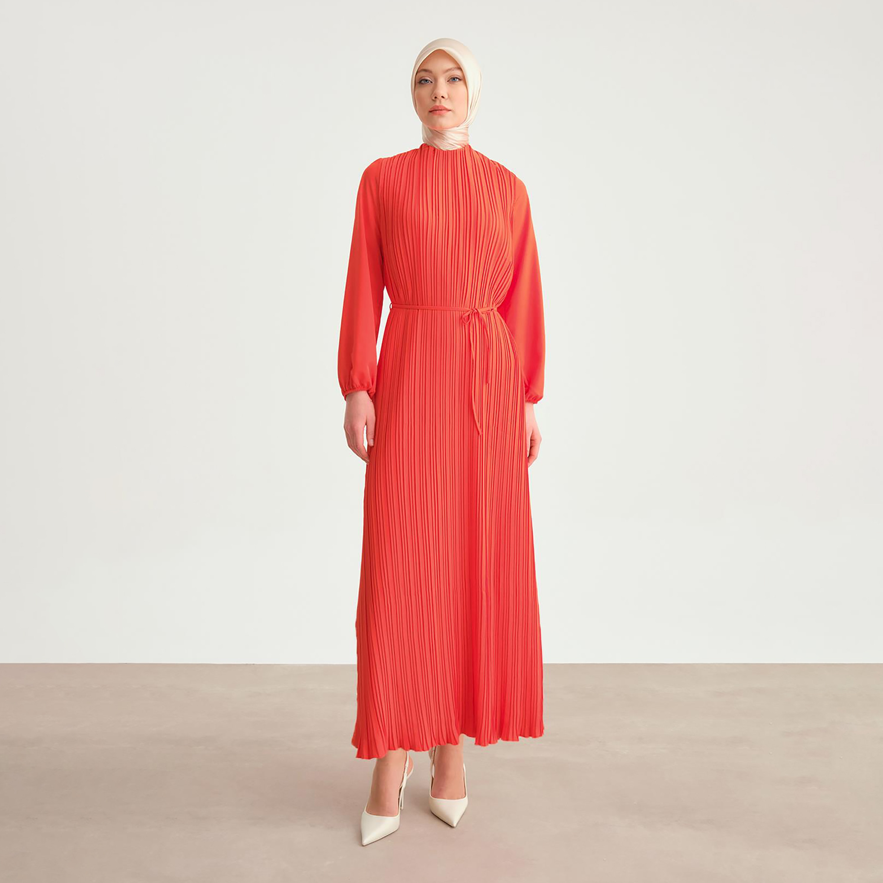 فستان طويل على شكل حرف A من Armine بأكمام وأكمام مطاطية-women-clothing-dresses-image-9
