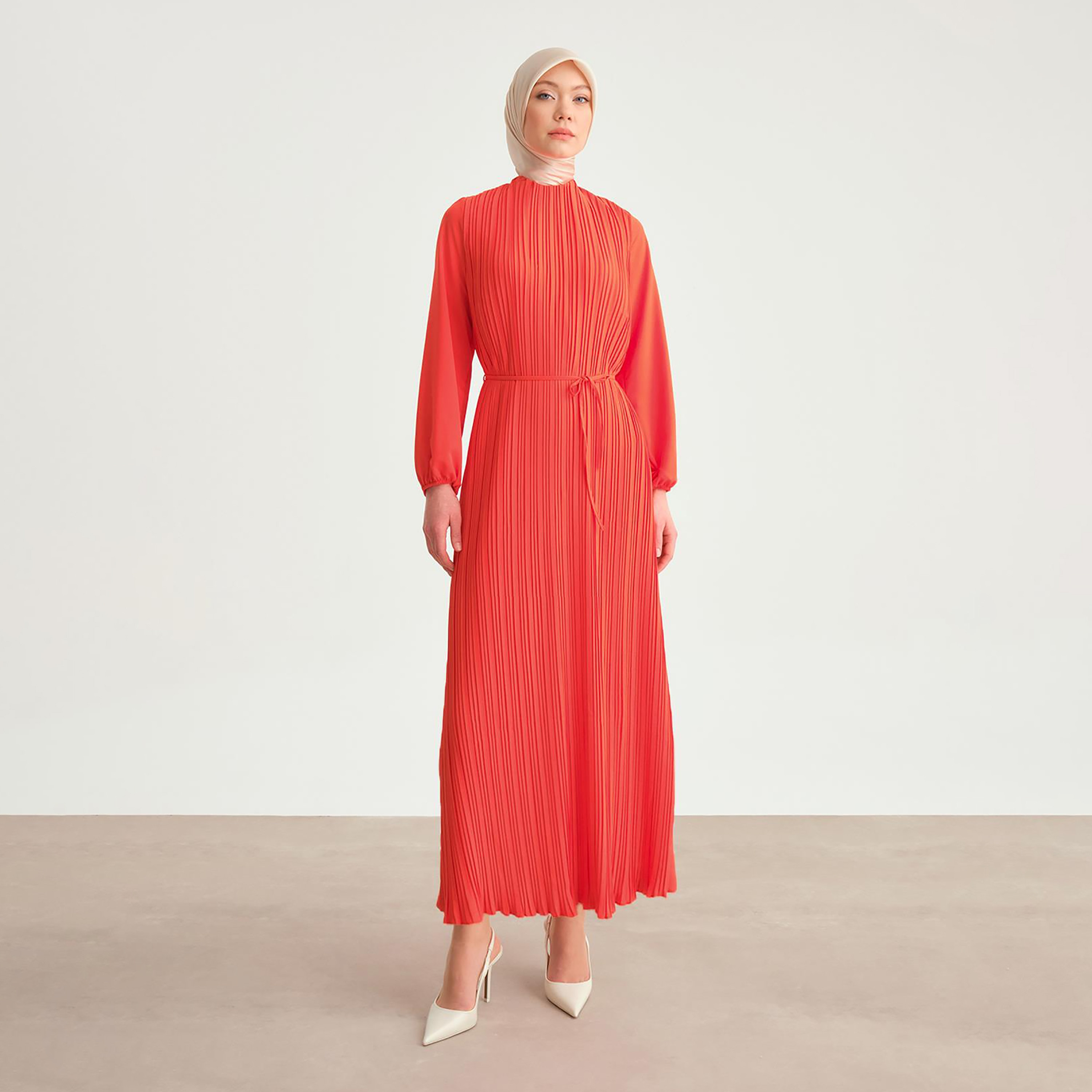 فستان طويل على شكل حرف A من Armine بأكمام وأكمام مطاطية-women-clothing-dresses-image-12