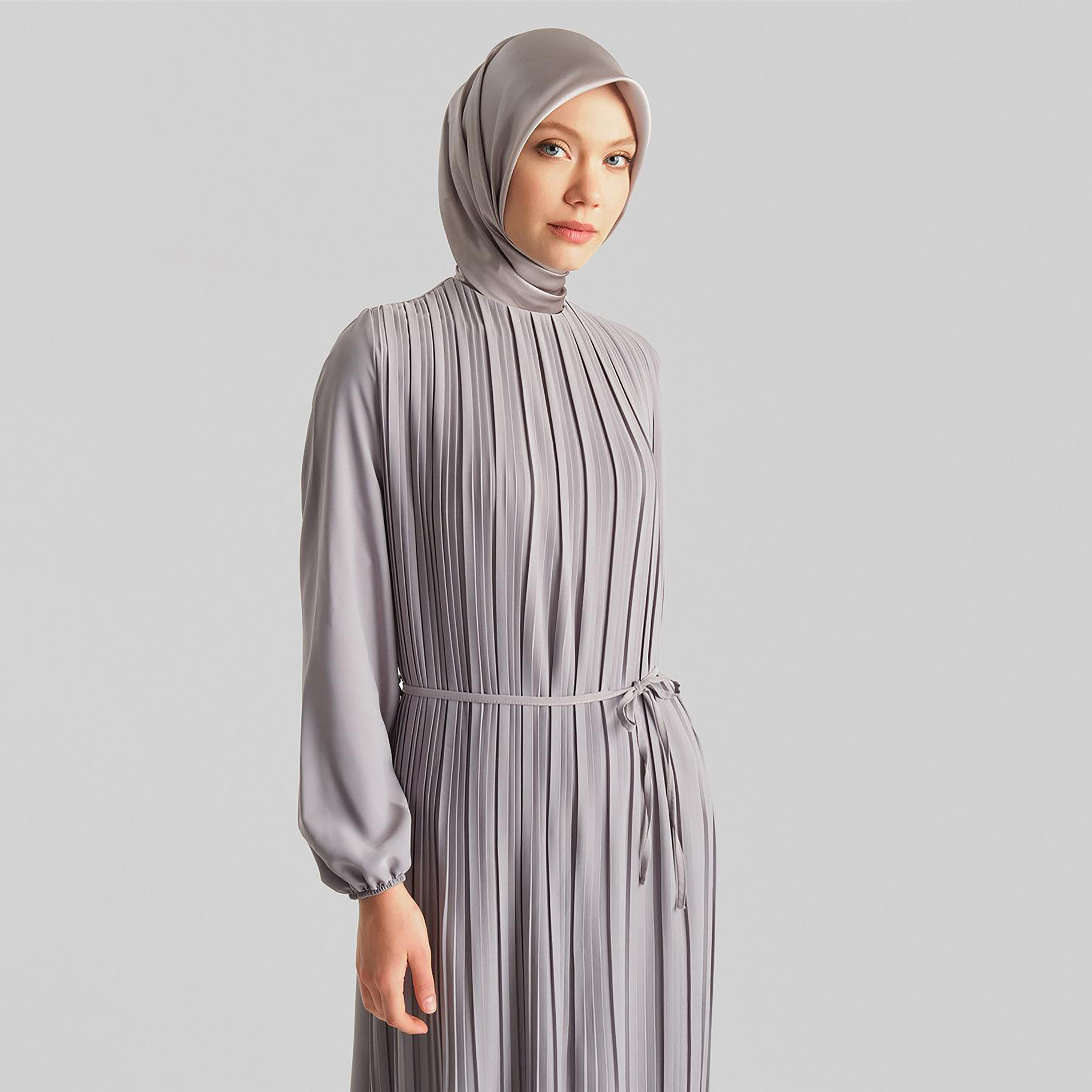 فستان طويل على شكل حرف A من Armine بأكمام وأكمام مطاطية-women-clothing-dresses-image-18