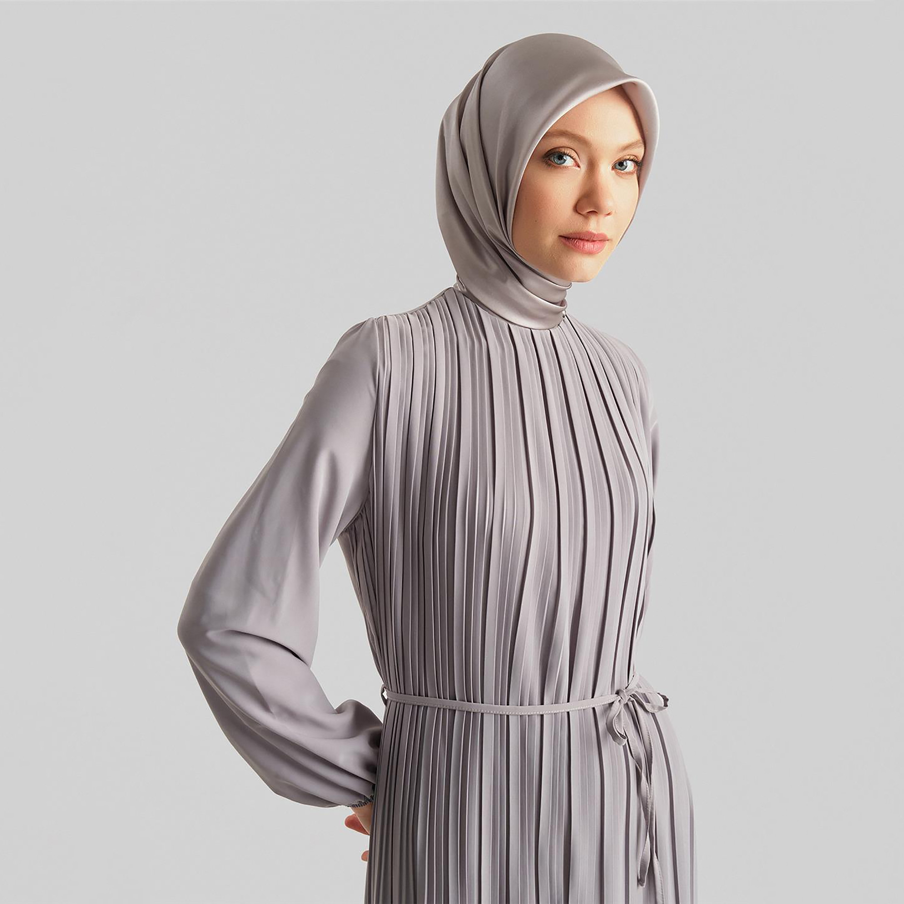 فستان طويل على شكل حرف A من Armine بأكمام وأكمام مطاطية-women-clothing-dresses-image-19