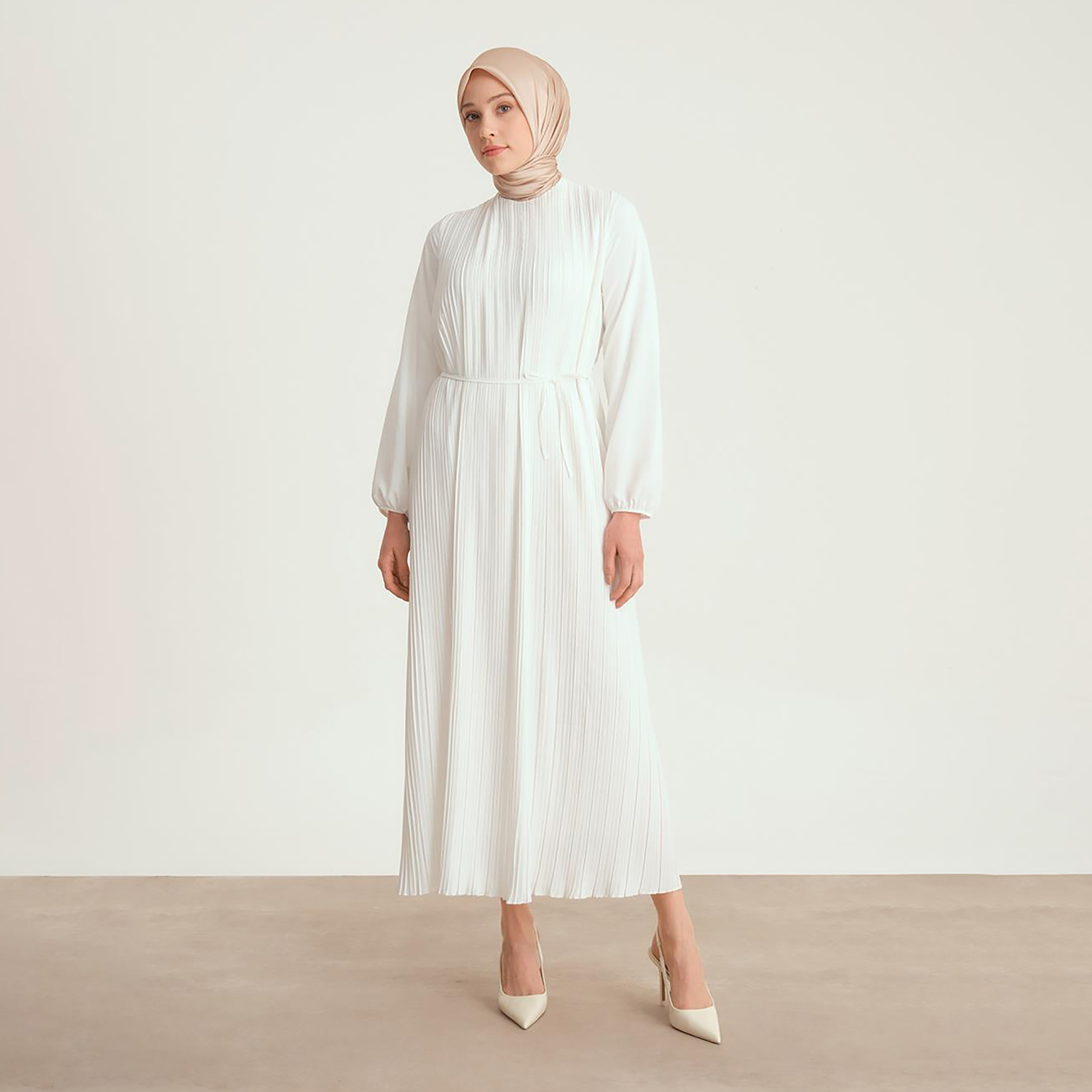 فستان طويل على شكل حرف A من Armine بأكمام وأكمام مطاطية-women-clothing-dresses-image-4