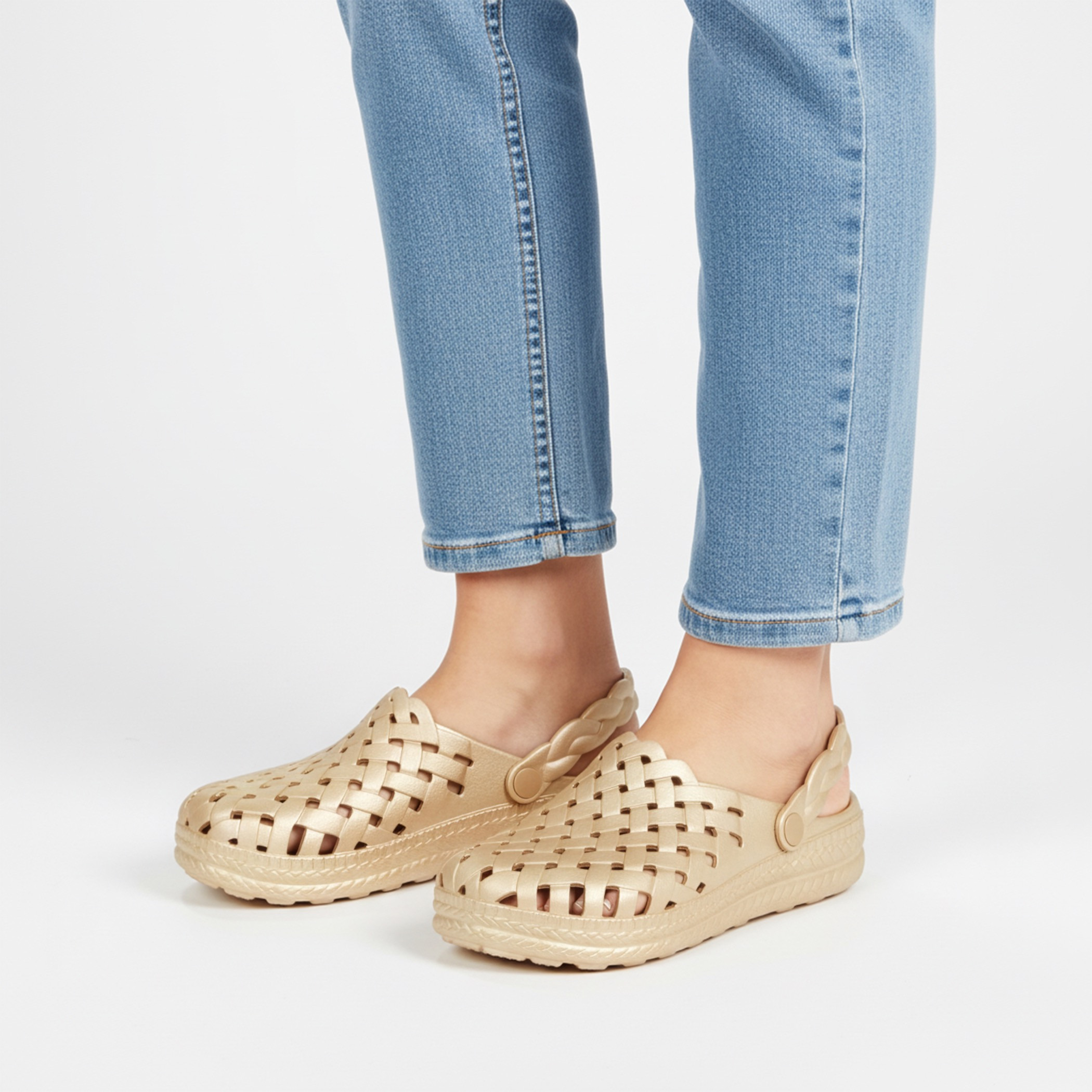 كلوج بحزام خلفي للنساء من فلورا بيلا-women-shoes-flipflopsandslides-image-2
