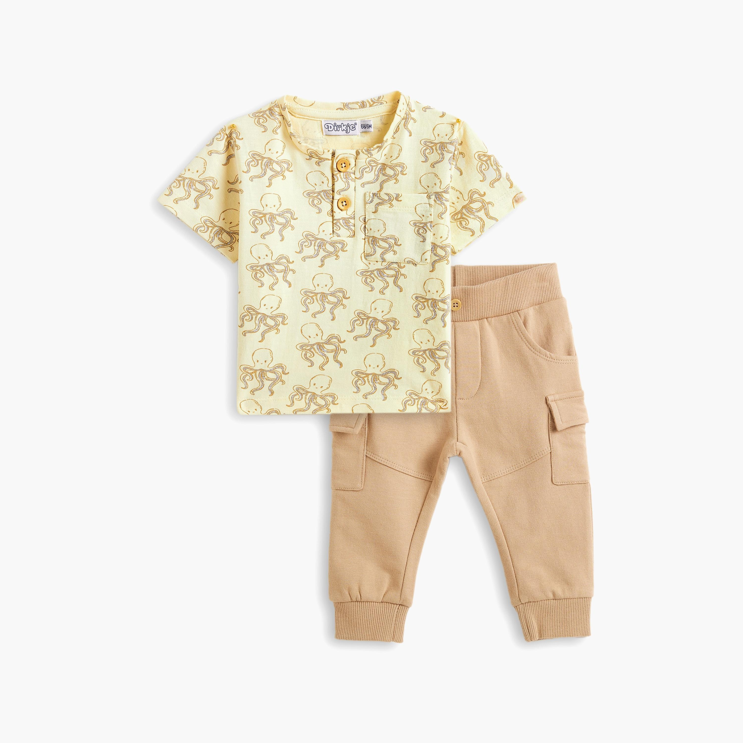 Dirkje 2-Piece Printed Short Sleeves T-Shirt with Joggers-boys-clothing-setsandcoords-image-1