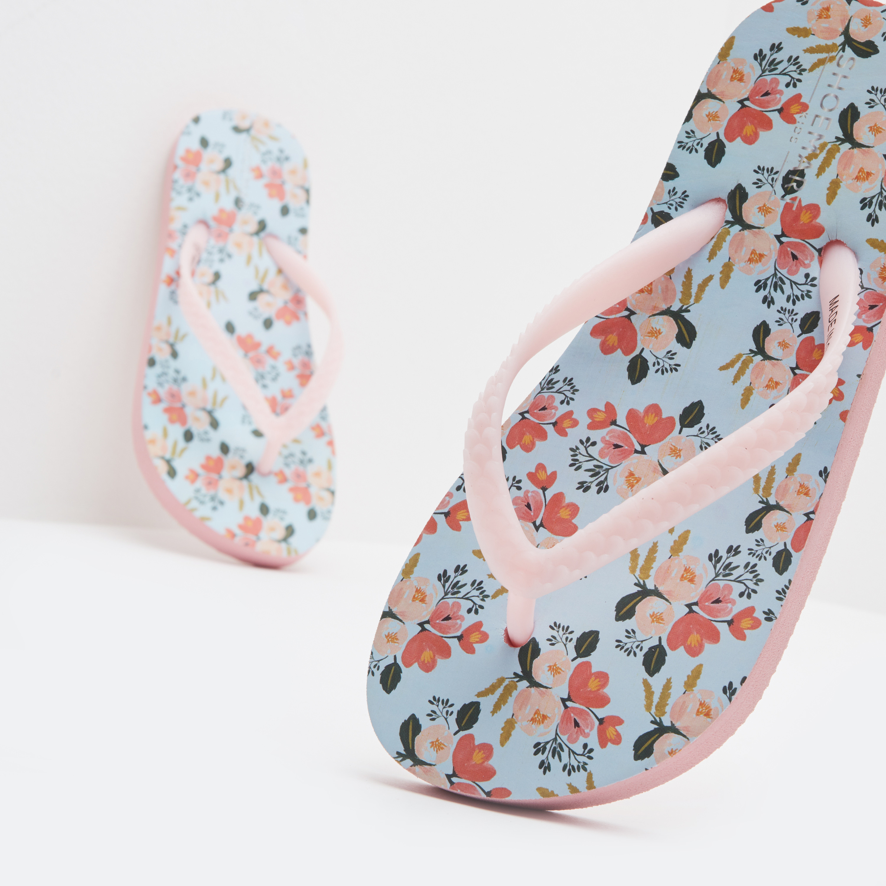 شبشب سهل الارتداء بطبعات زهرية-girls-shoes-flipflopsandslides-image-4
