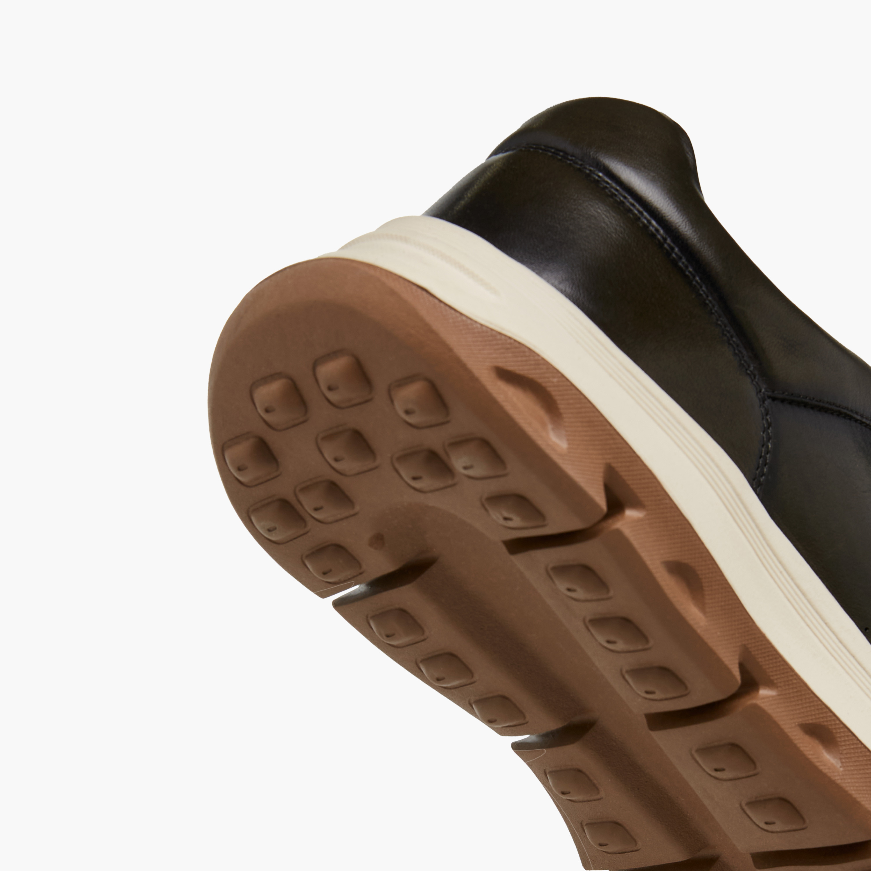حذاء سنيكرز جلد مثقّب برباط للرجال من دوتشيني-men-shoes-sneakers-image-5