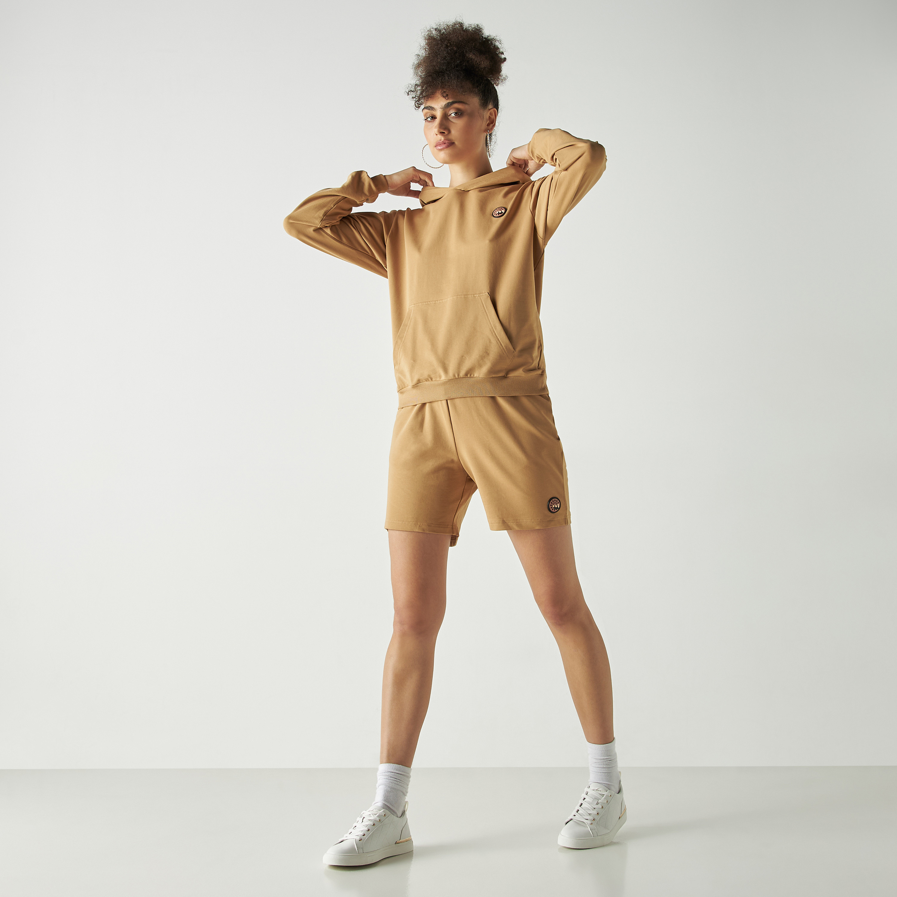 بدلة رياضية من شورتات وهودي كو-اوردز من بنجولين ستراتاتيك بلون أصفر-women-clothing-coordsets-image-8