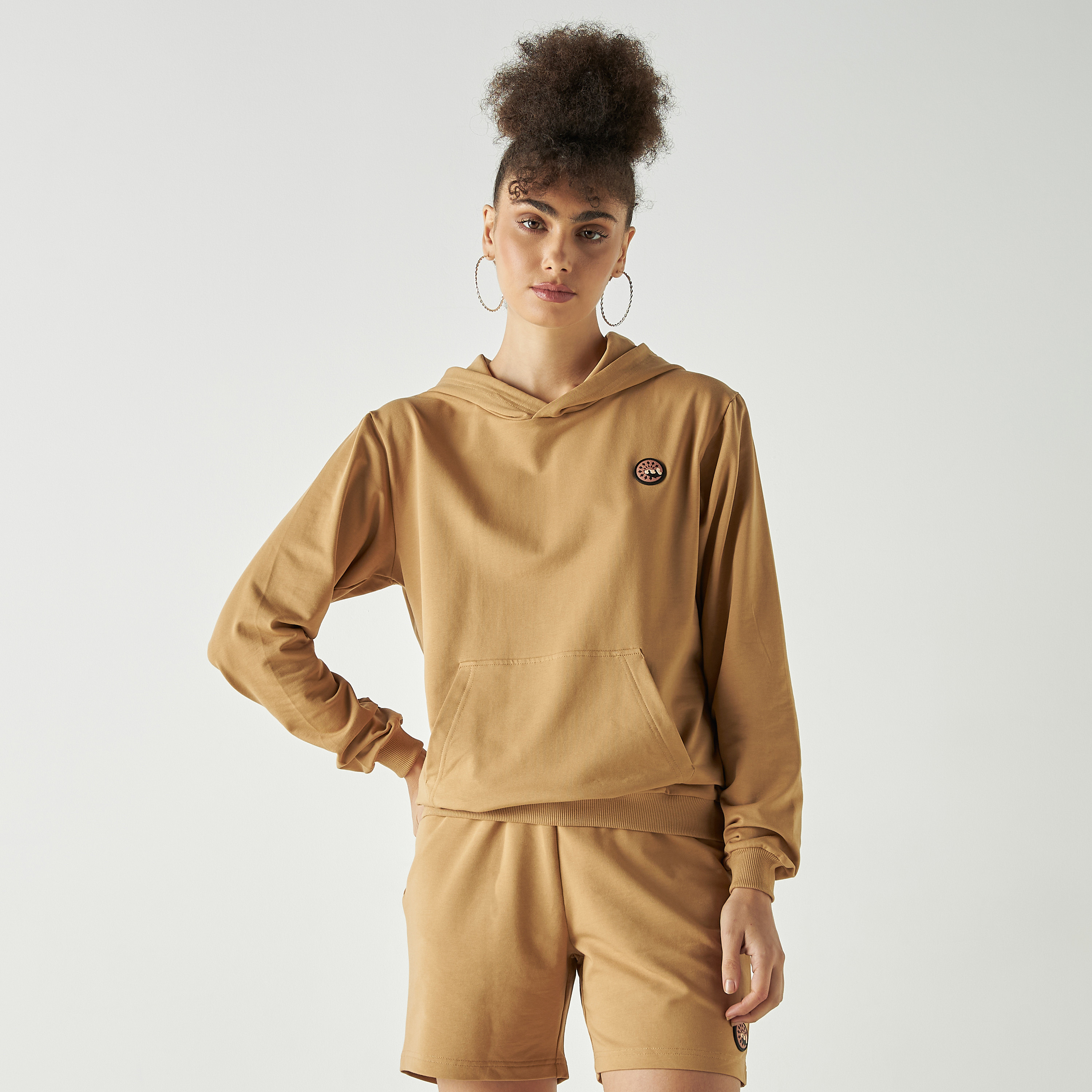 بدلة رياضية من شورتات وهودي كو-اوردز من بنجولين ستراتاتيك بلون أصفر-women-clothing-coordsets-image-10