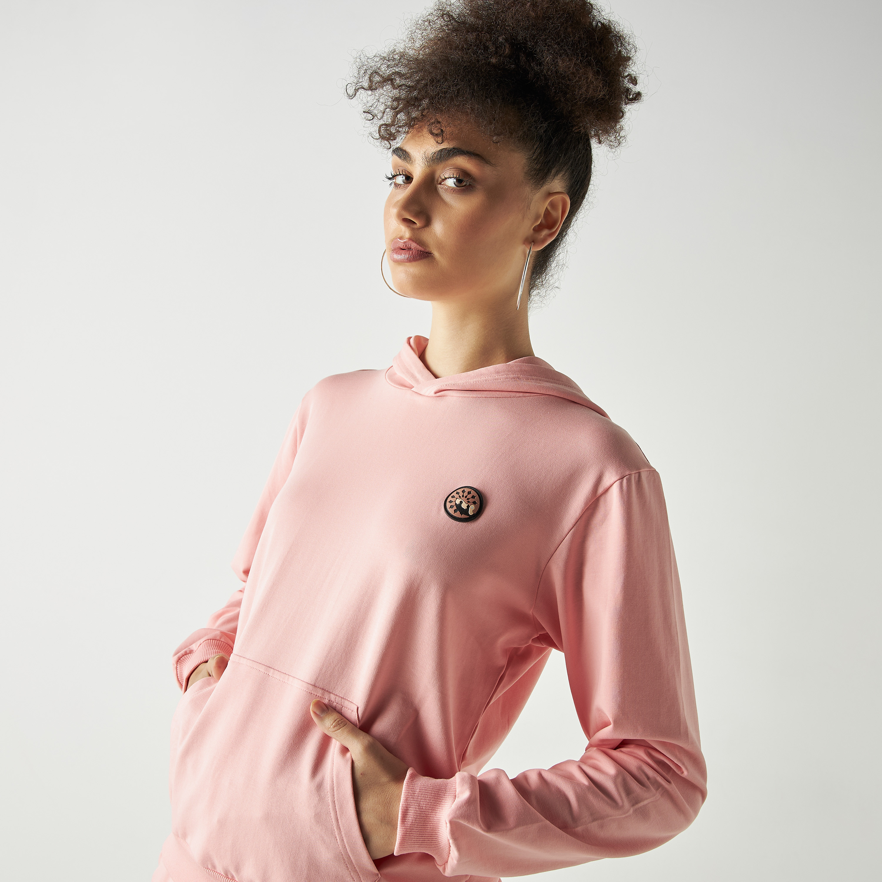 بدلة رياضية من شورتات وهودي كو-اوردز من بنجولين ستراتاتيك بلون أصفر-women-clothing-coordsets-image-36