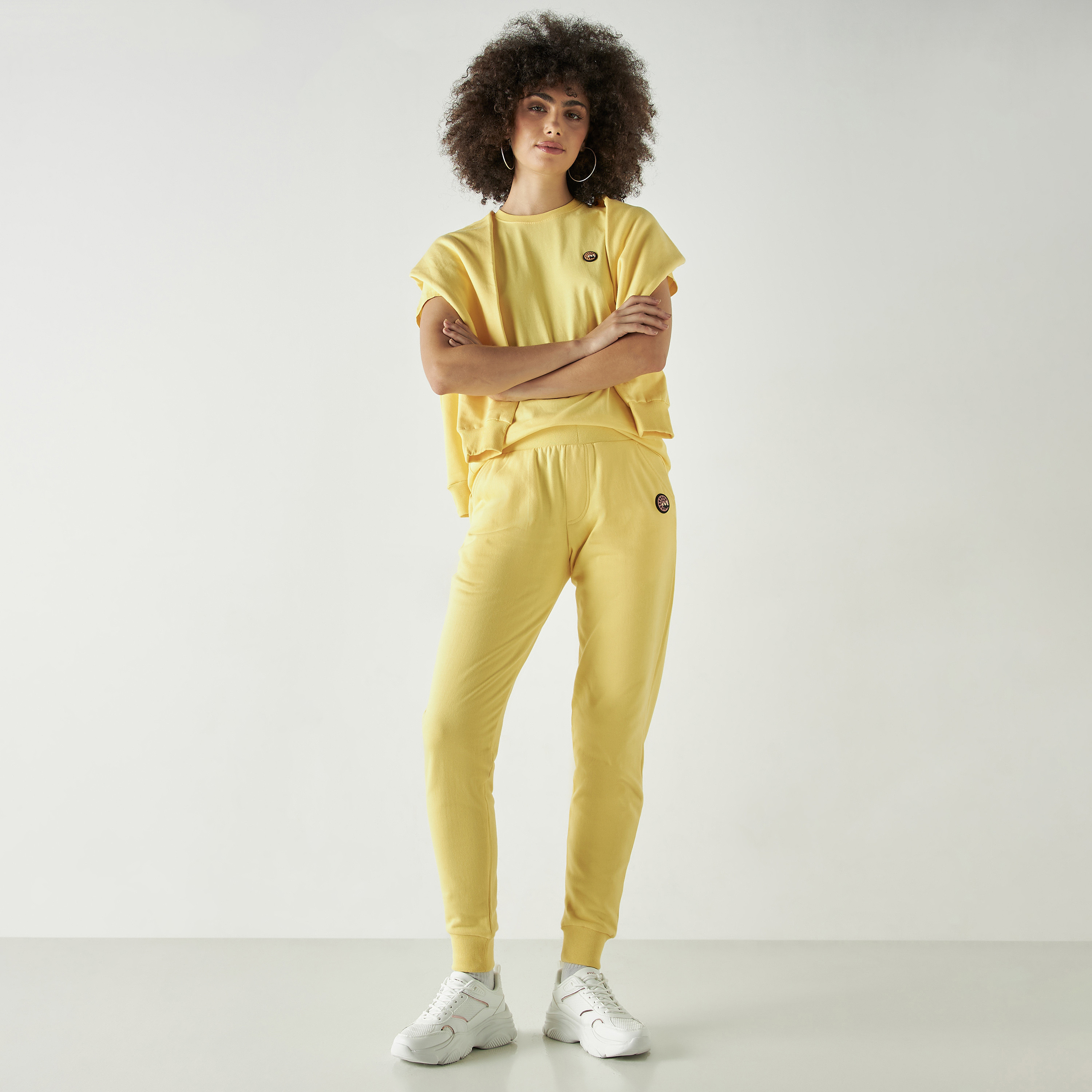 تي شيرت سيينا من البنجولين بلون أصفر-women-clothing-tshirts-image-3