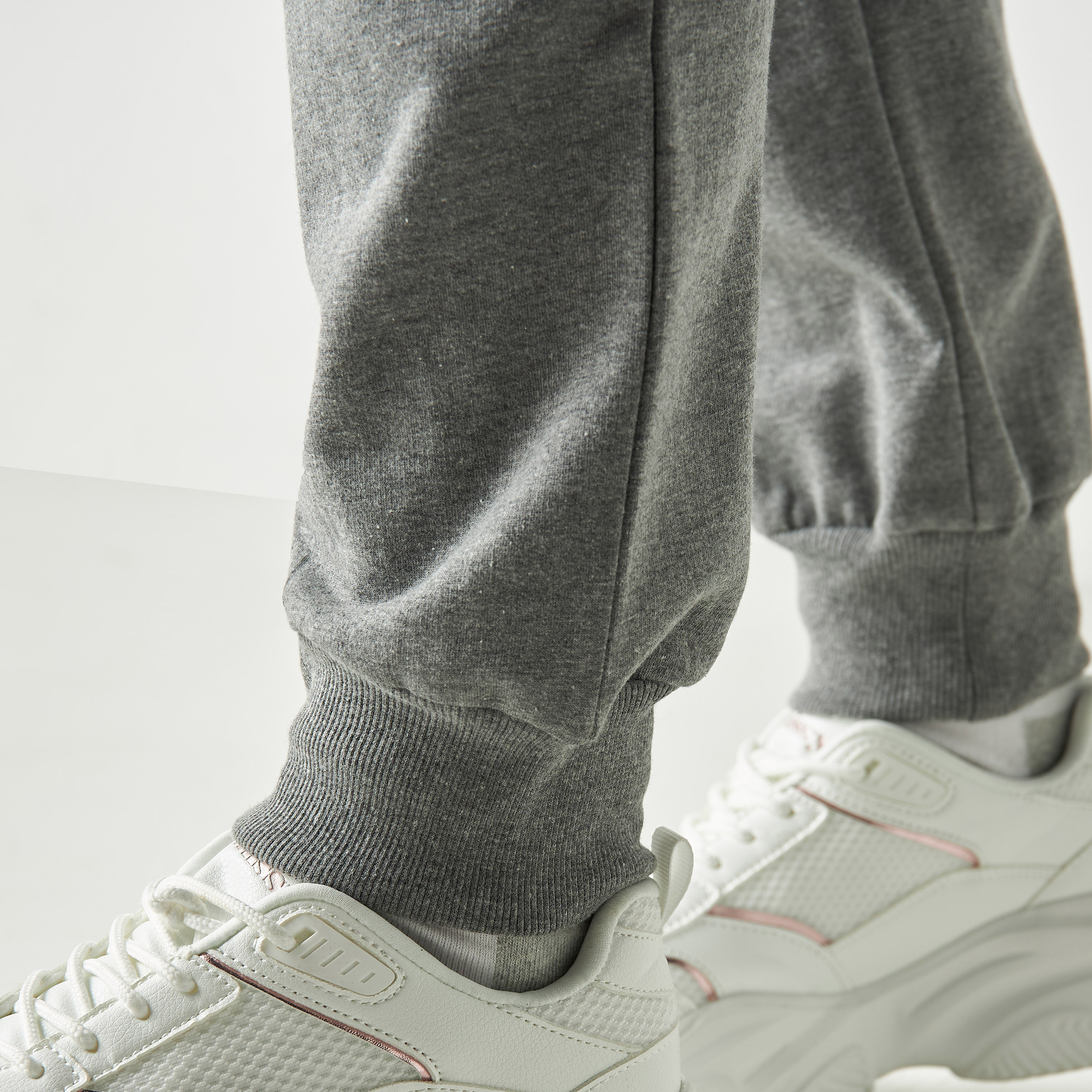 بنطلون رياضي من بنجولين نبولي باللون الرمادي-women-clothing-bottoms-joggers-image-5