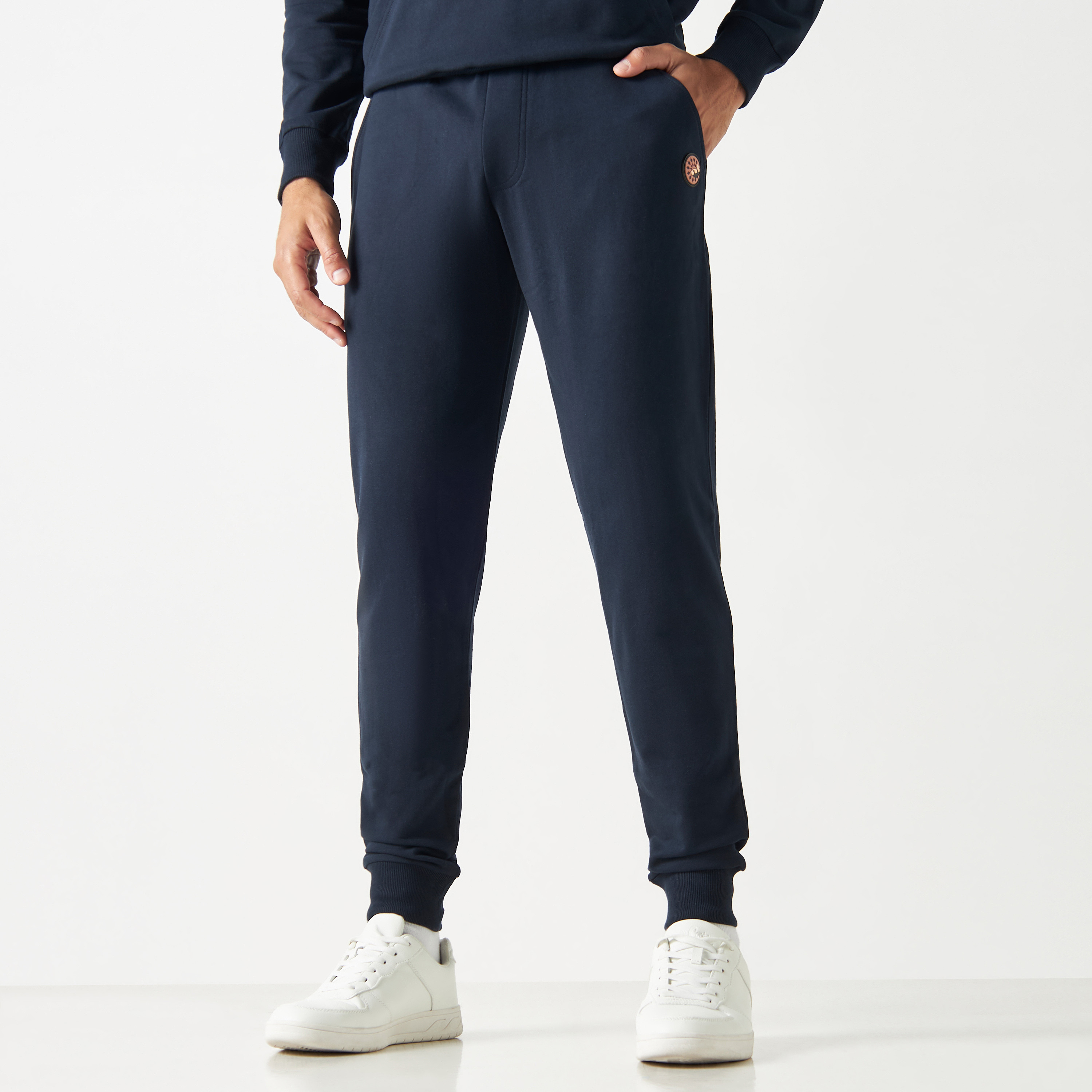 بدلة رياضية من بنطلون وهودي كو-اوردز من بنجولين ستراتاتيك بلون أسود-men-clothing-coordsets-image-24