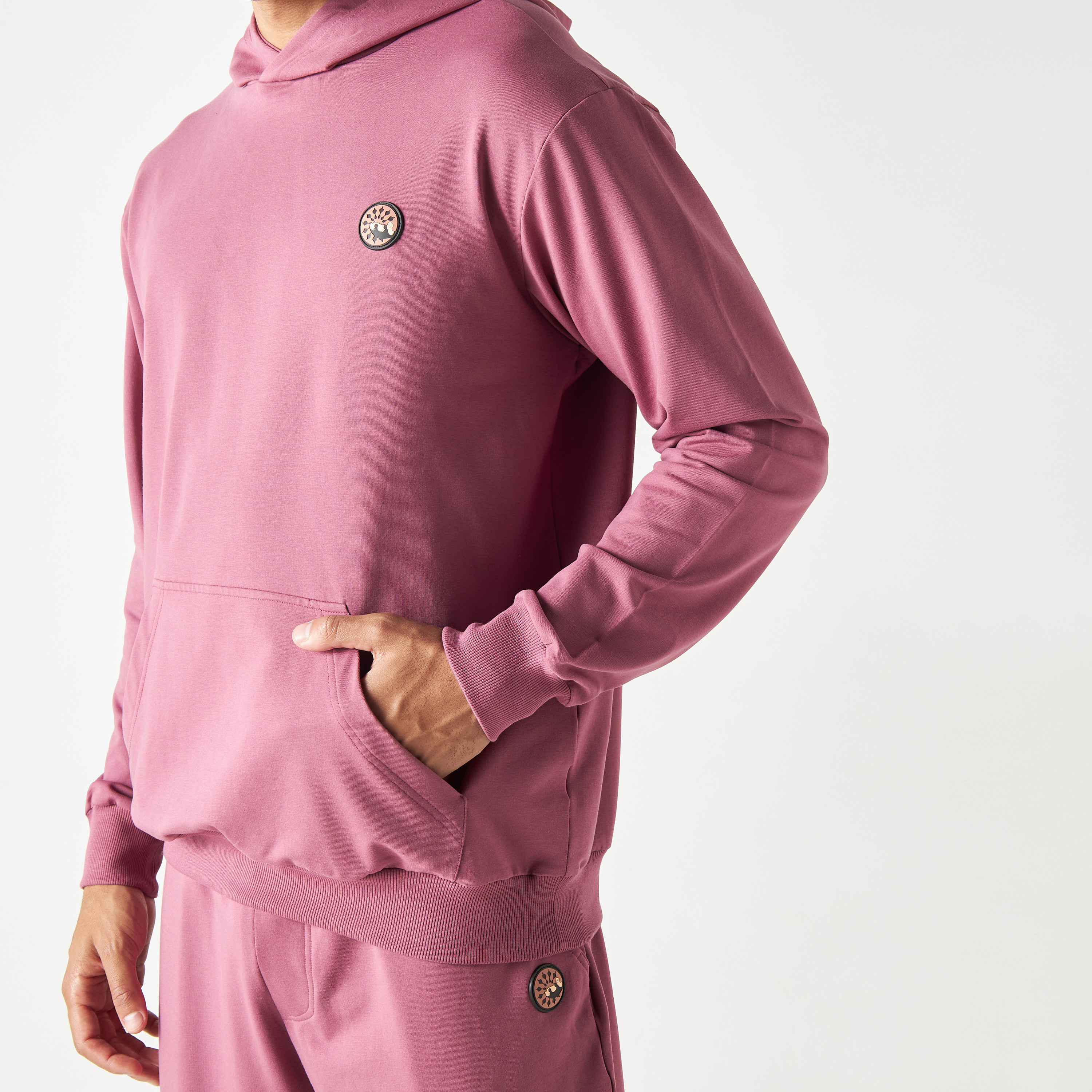 بدلة رياضية من بنطلون وهودي كو-اوردز من بنجولين ستراتاتيك بلون أسود-men-clothing-coordsets-image-10