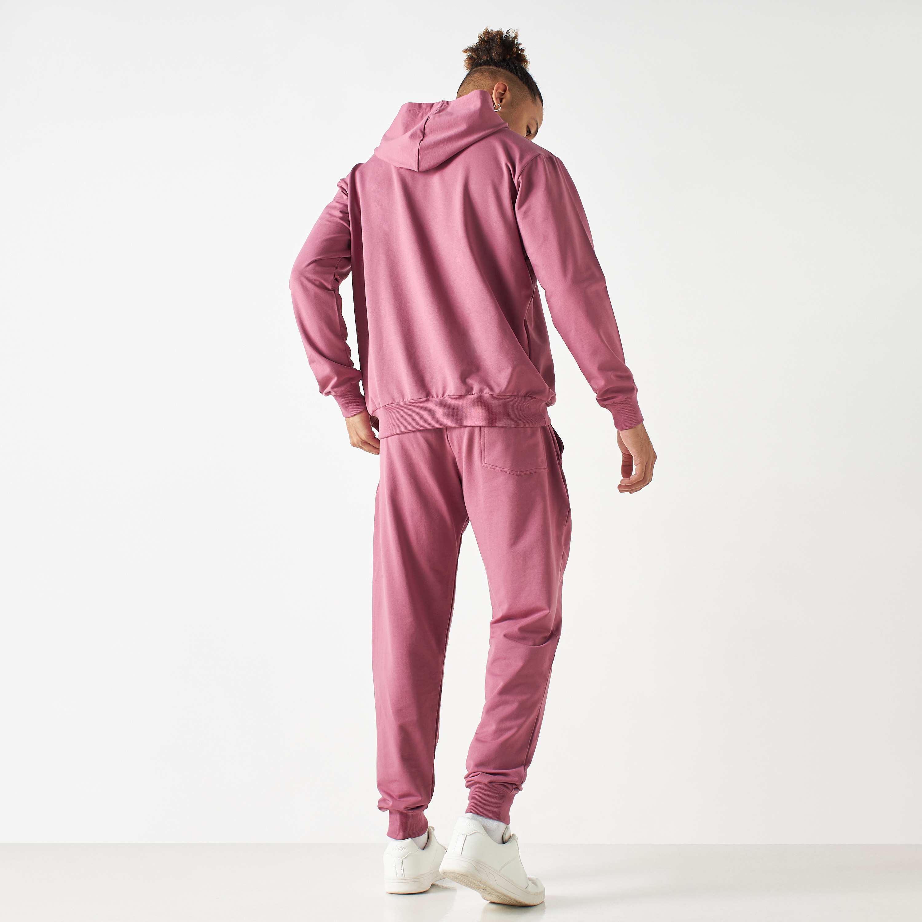 بدلة رياضية من بنطلون وهودي كو-اوردز من بنجولين ستراتاتيك بلون أسود-men-clothing-coordsets-image-13