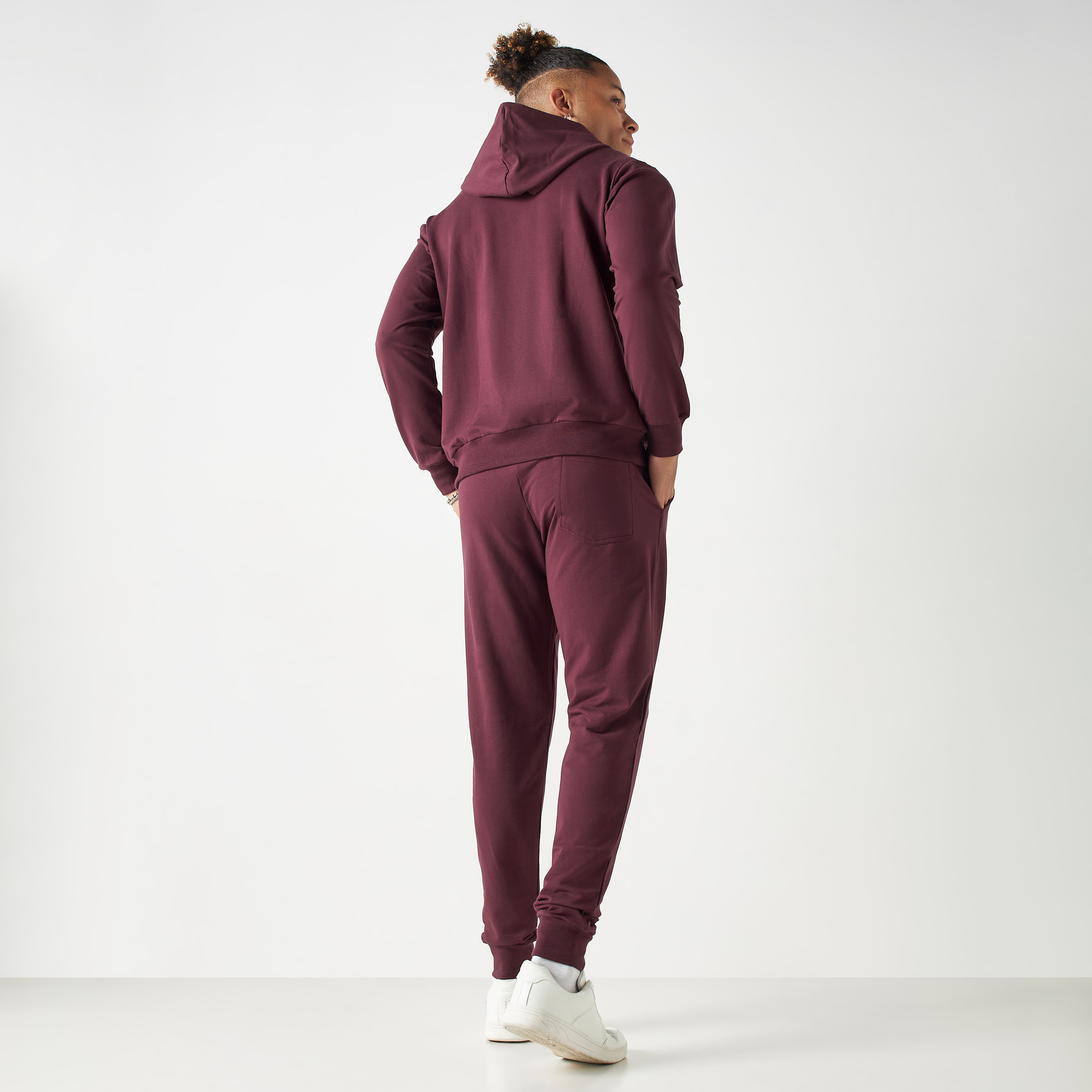 بدلة رياضية من بنطلون وهودي كو-اوردز من بنجولين ستراتاتيك بلون أسود-men-clothing-coordsets-image-19