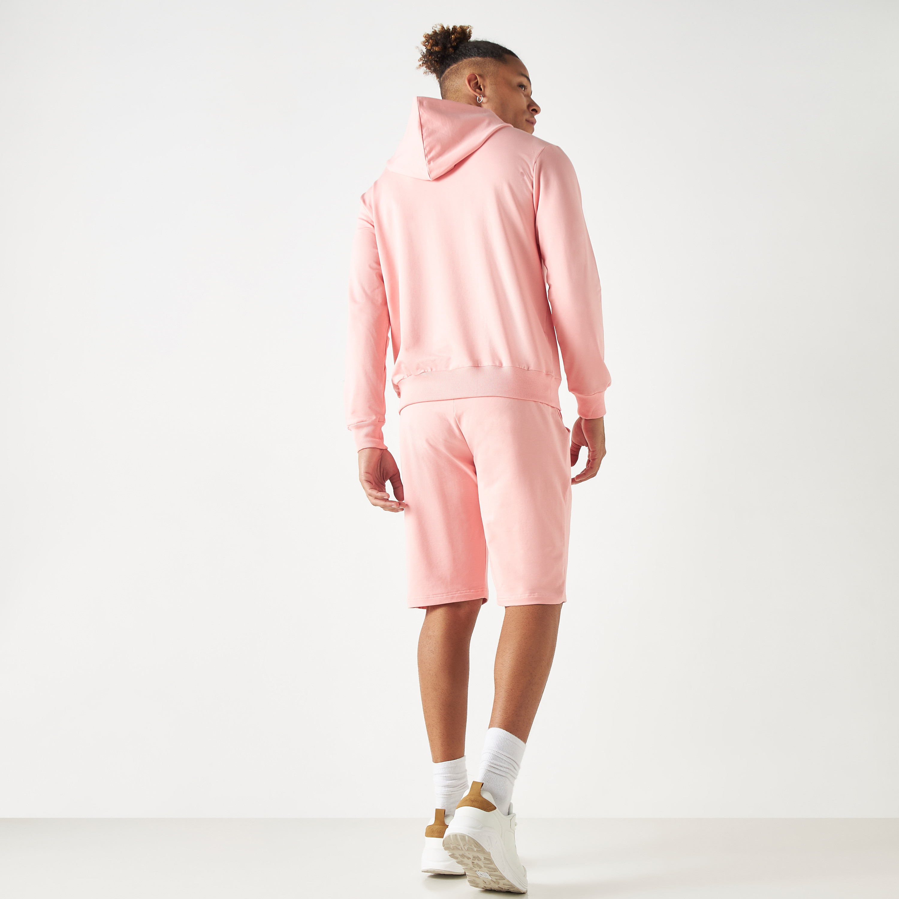 بدلة رياضية من شورتات وهودي كو-اوردز من بنجولين ستراتاتيك بلون وردي-men-clothing-coordsets-image-34