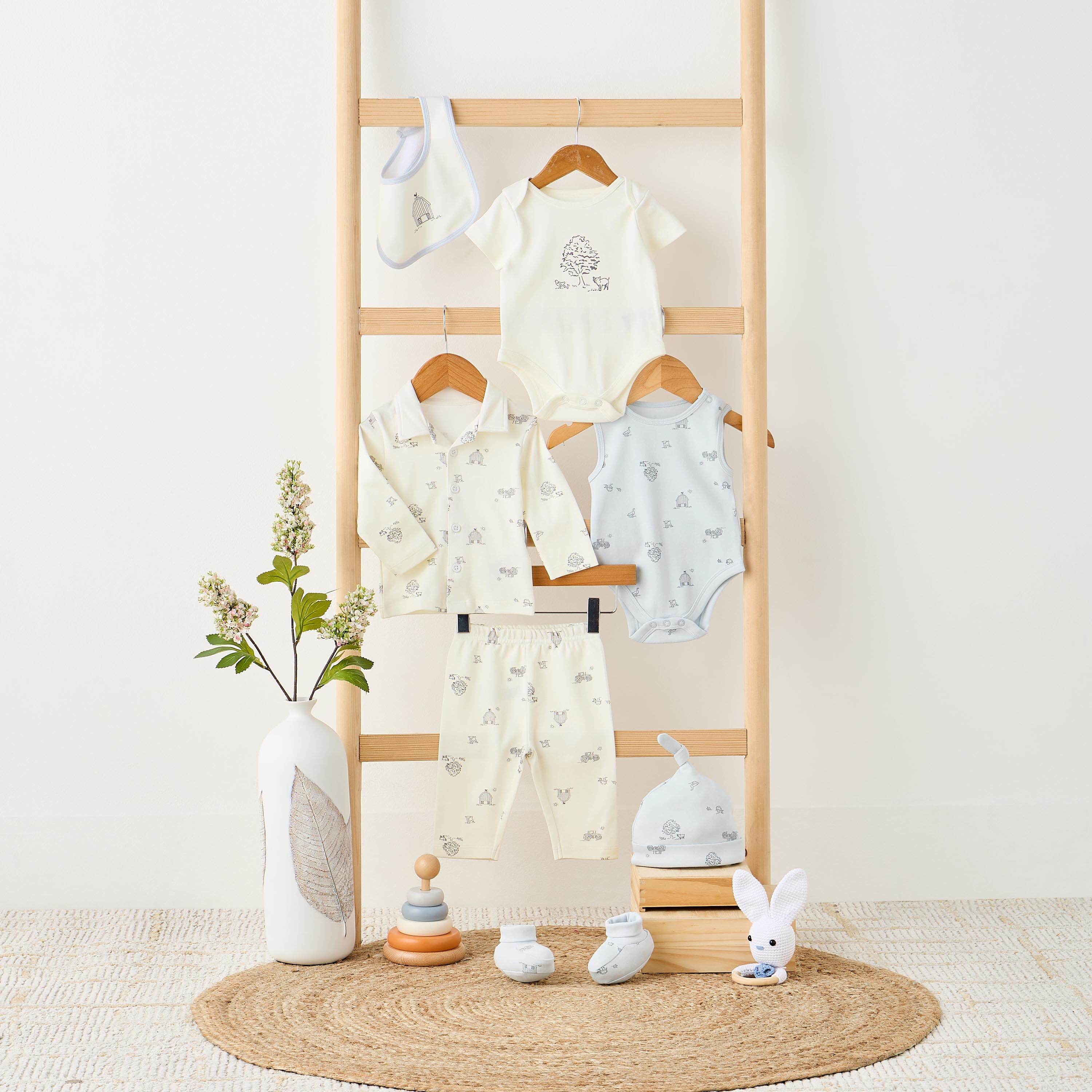 طقم من 8 - طقم هدايا ملابس بطبعات من جونيورز-baby-boys-clothing-setsandcoords-image-12