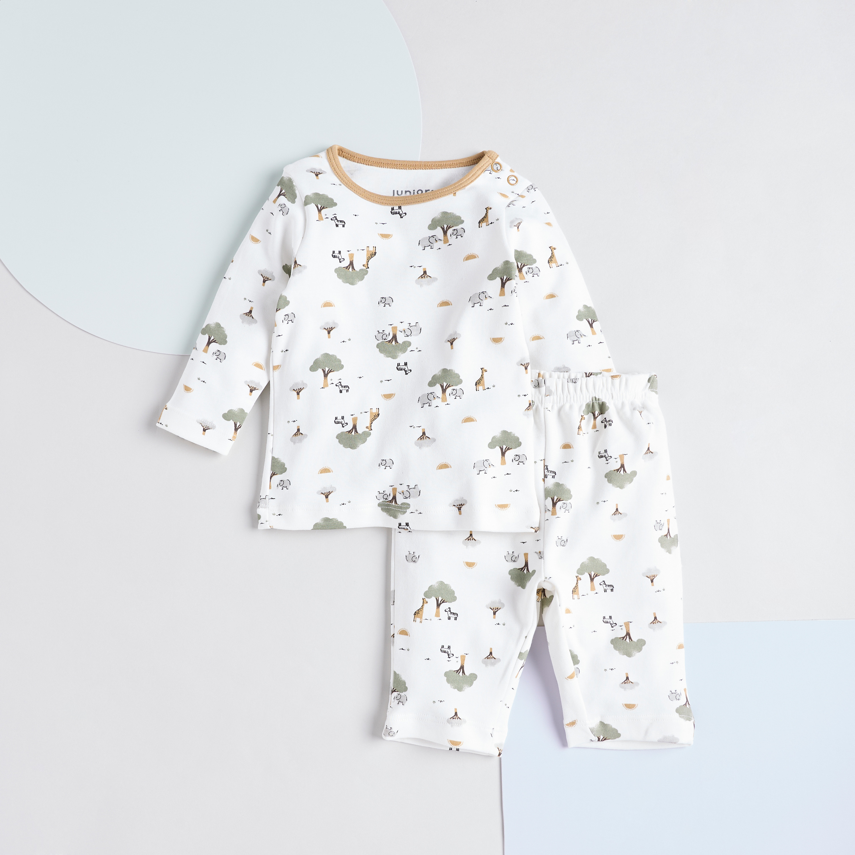بنطلون بيجاما وتيشيرت بطبعات سفاري من جونيورز - مجموعة من طقمين-baby-boys-clothing-nightwear-pyjamasets-image-2