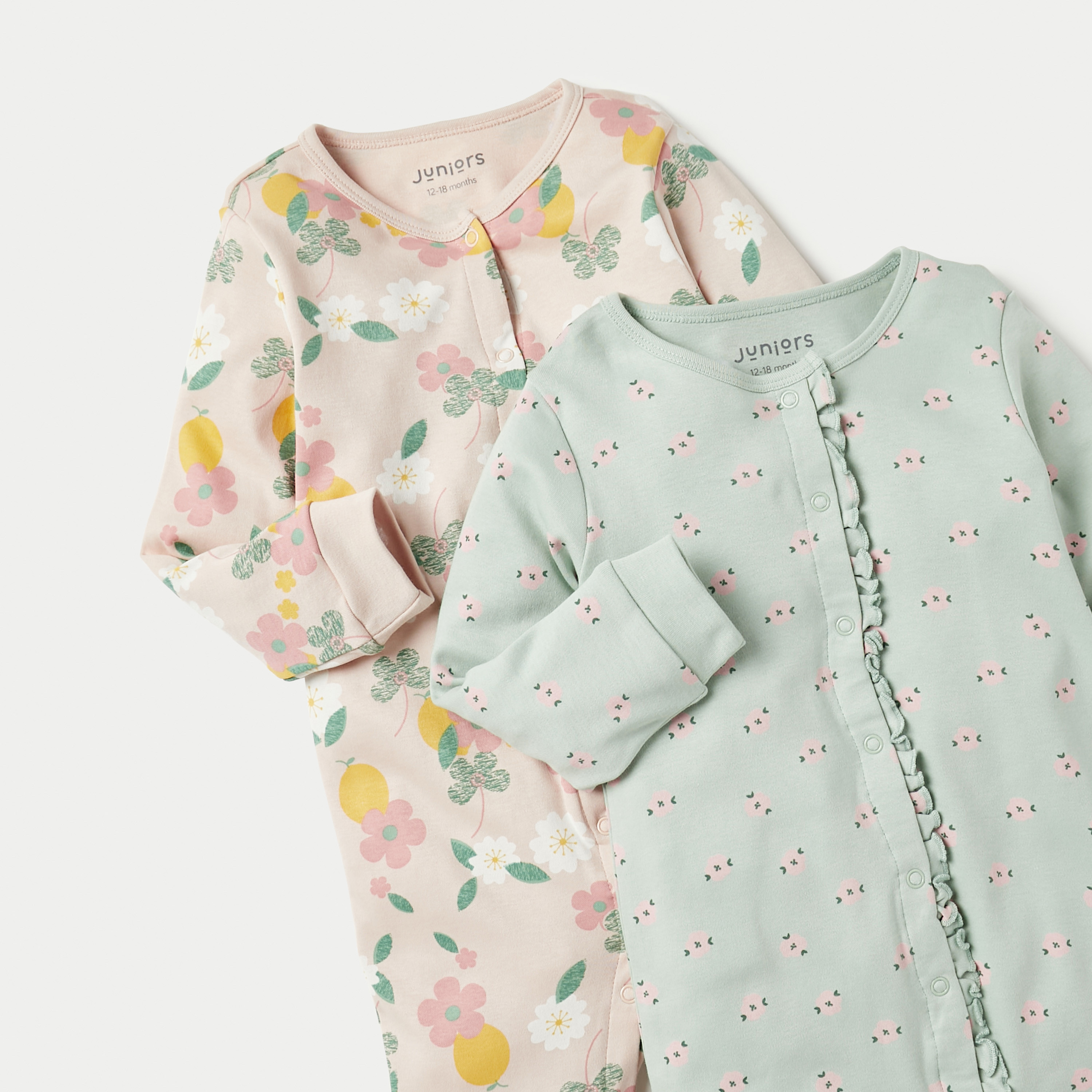 بدلة نوم بأكمام طويلة وإغلاق بأزرار كباسة وطبعات زهرية من جونيورز - طقم من قطعتين-baby-girls-clothing-nightwear-sleepsuits-image-4