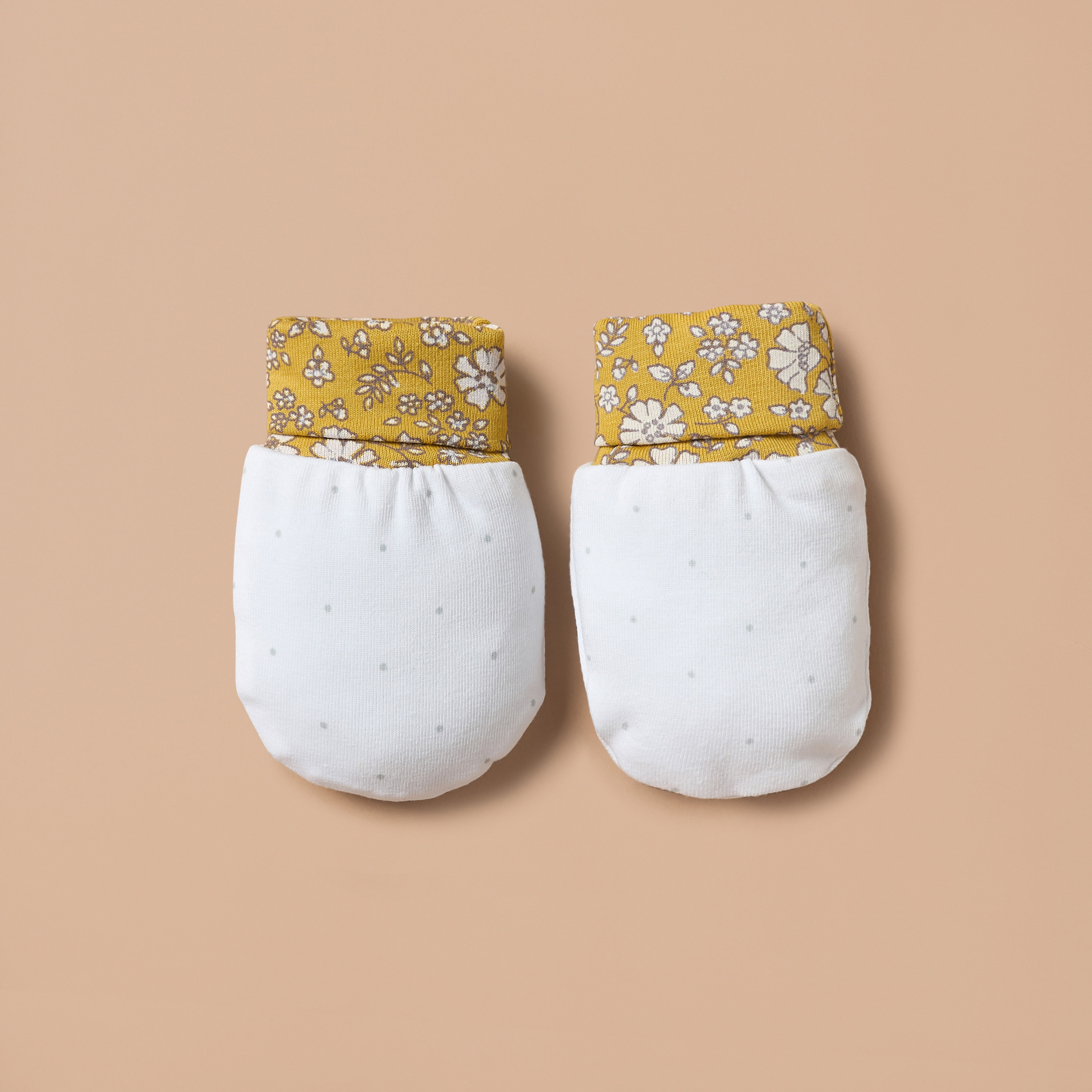 قفازات بطبعات زهور من جونيورز-promo_babyshop_Buy3for1_BAH230426-image-1