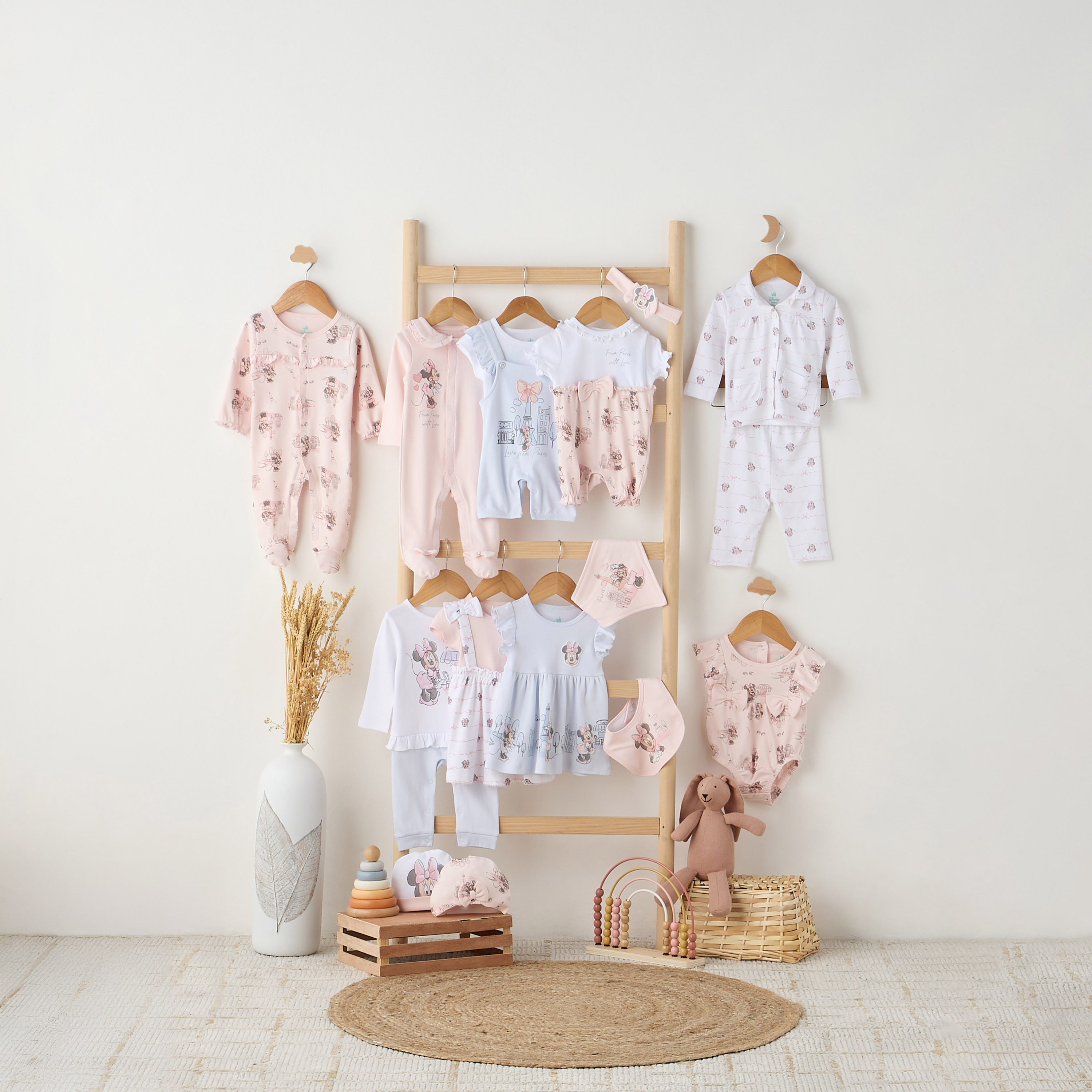 أفرول بطبعات ميني ماوس وأكمام كشكش من ديزني-baby-girls-clothing-rompers-image-1