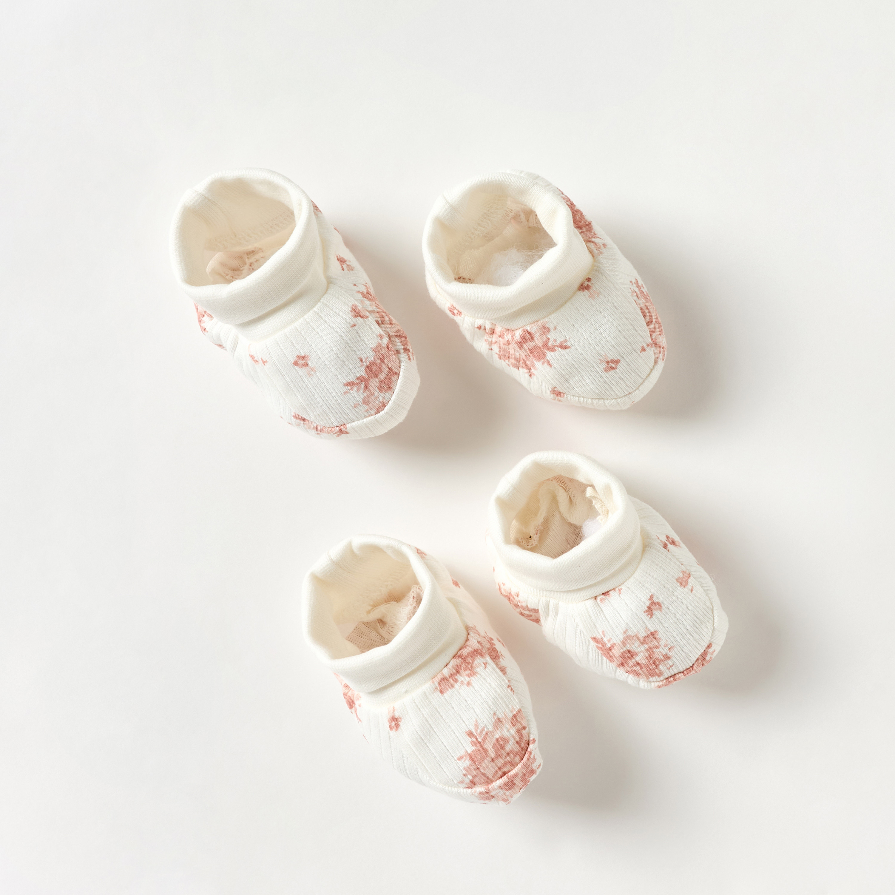 بوت بطبعات من جونيورز - طقم 2 أزواج-baby-girls-shoes-booties-image-2