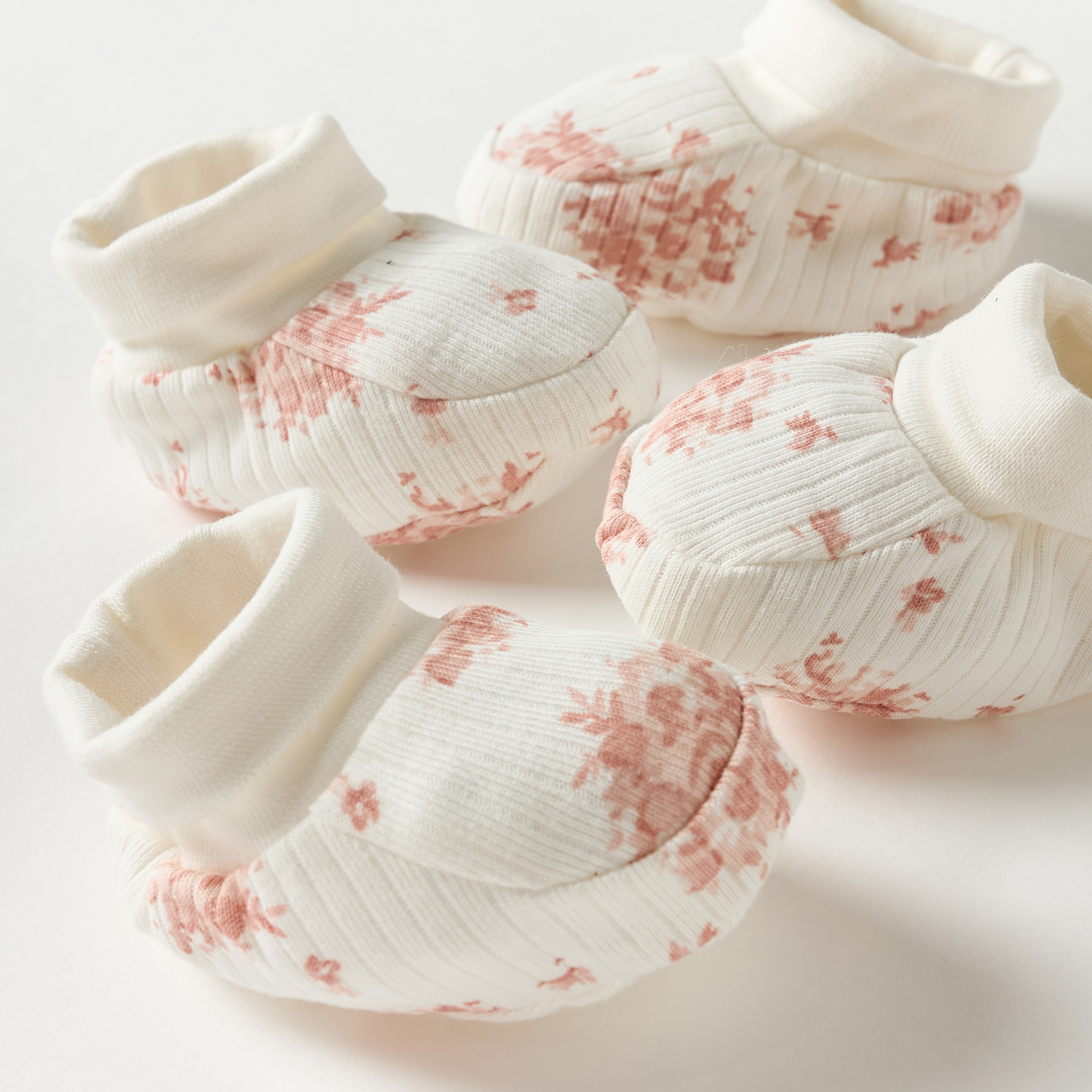 بوت بطبعات من جونيورز - طقم 2 أزواج-baby-girls-shoes-booties-image-3