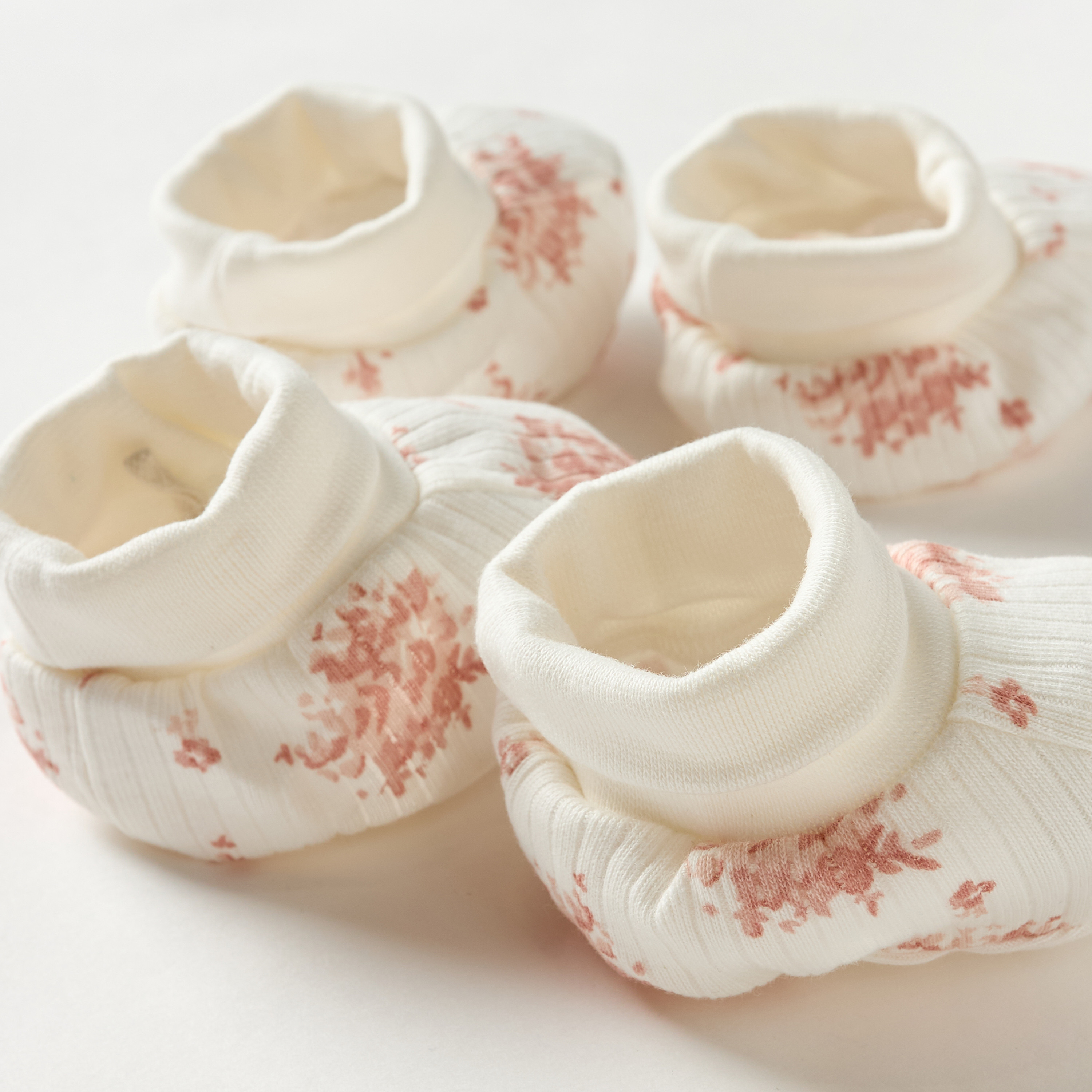 بوت بطبعات من جونيورز - طقم 2 أزواج-baby-girls-shoes-booties-image-4
