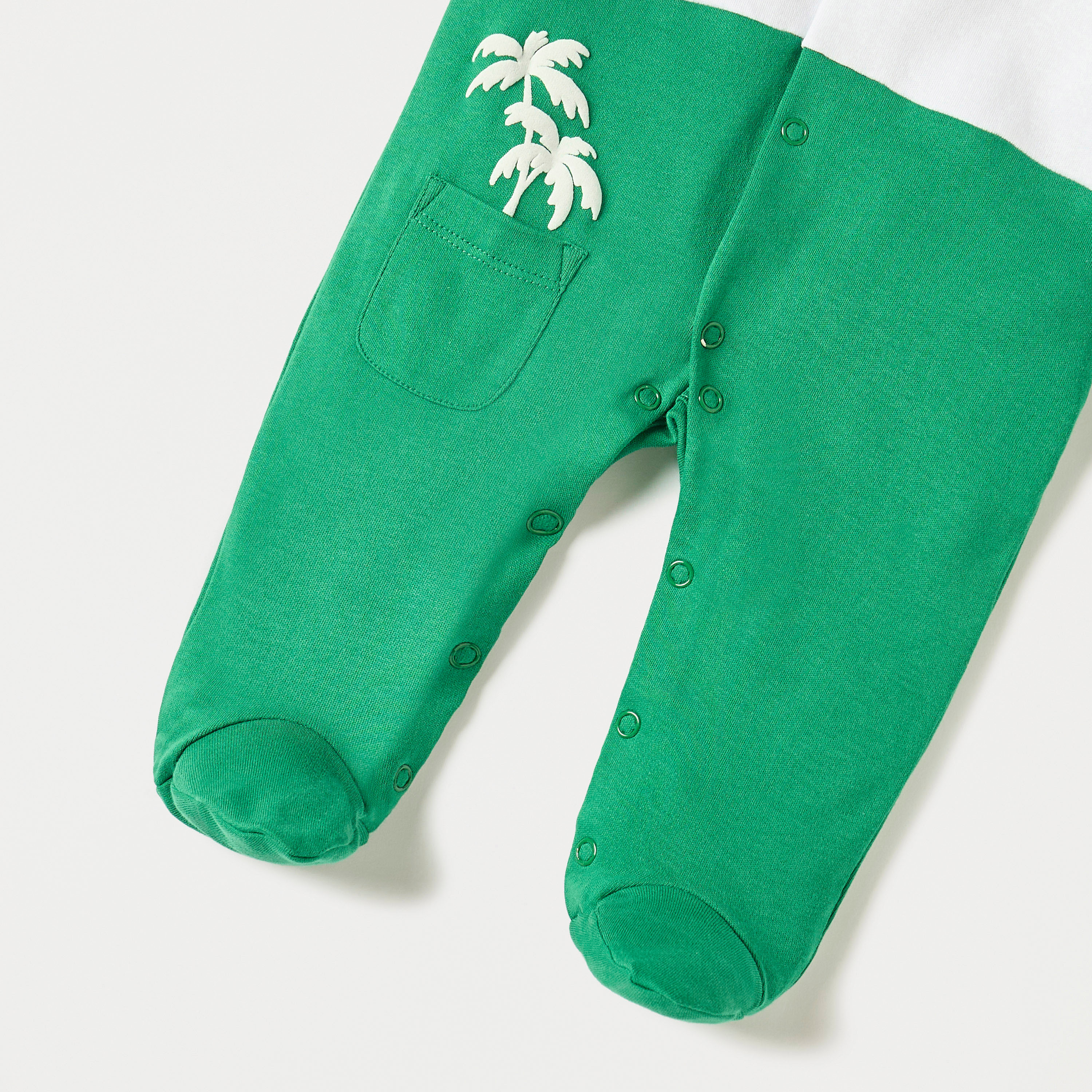 Juniors KSA National Day Print Footed Sleepsuit with Collar and Long Sleeves-baby-boys-clothing-nightwear-sleepsuits-image-4