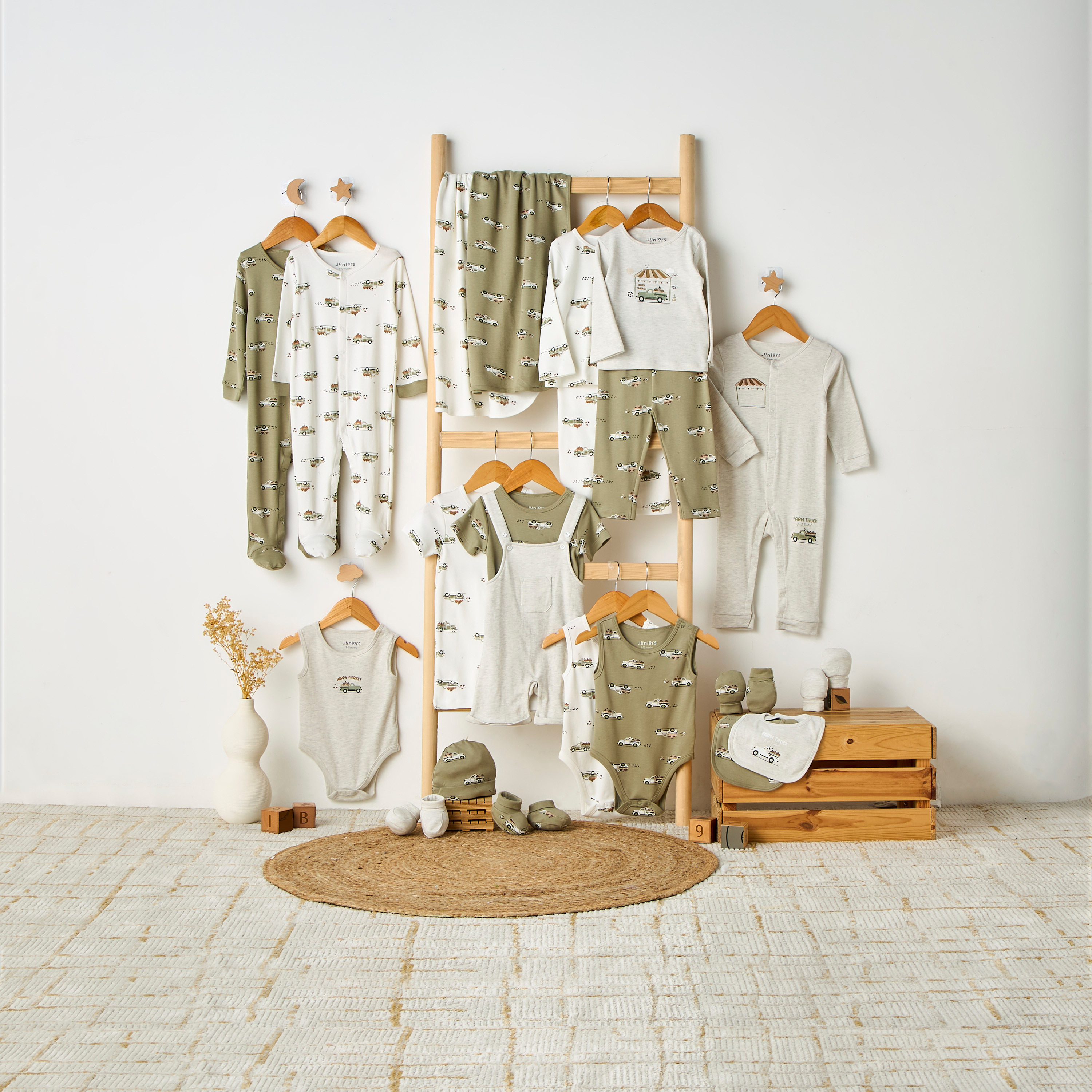 طقم دنغري وتيشيرت بطبعات من جونيورز-baby-boys-clothing-rompers-image-1