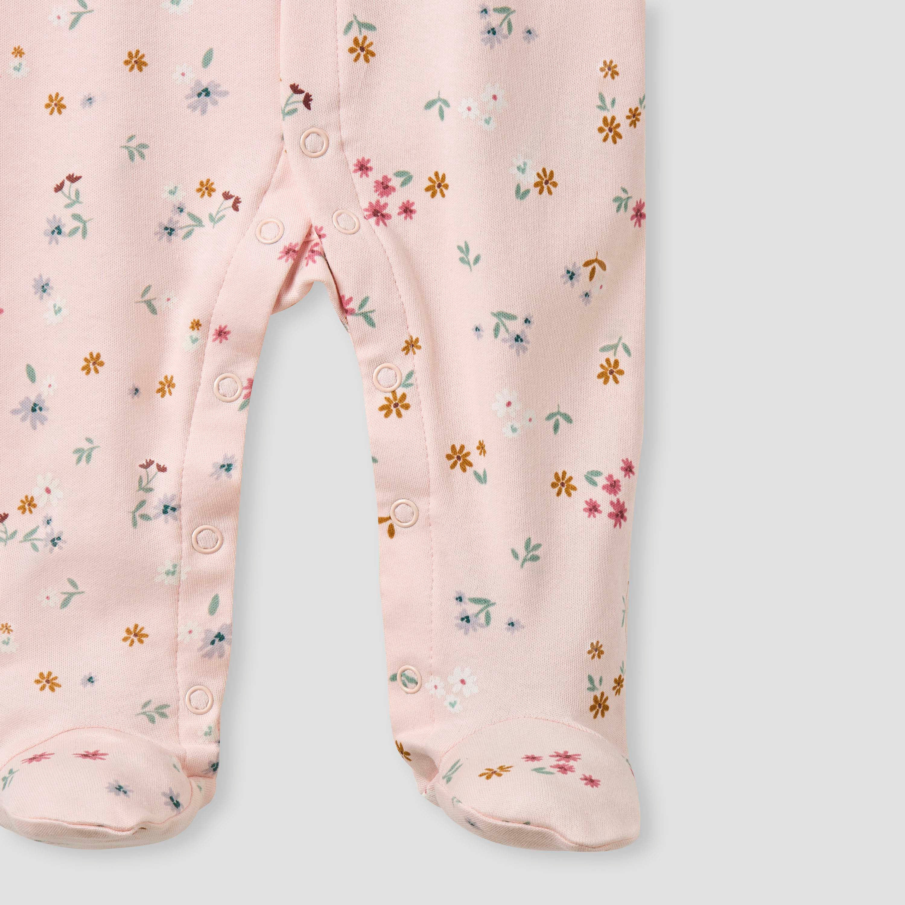 بدلة نوم بطبعات أزهار وأكمام طويلة وأزرار إغلاق من جونيورز - طقم من قطعتين-baby-girls-clothing-nightwear-sleepsuits-image-4