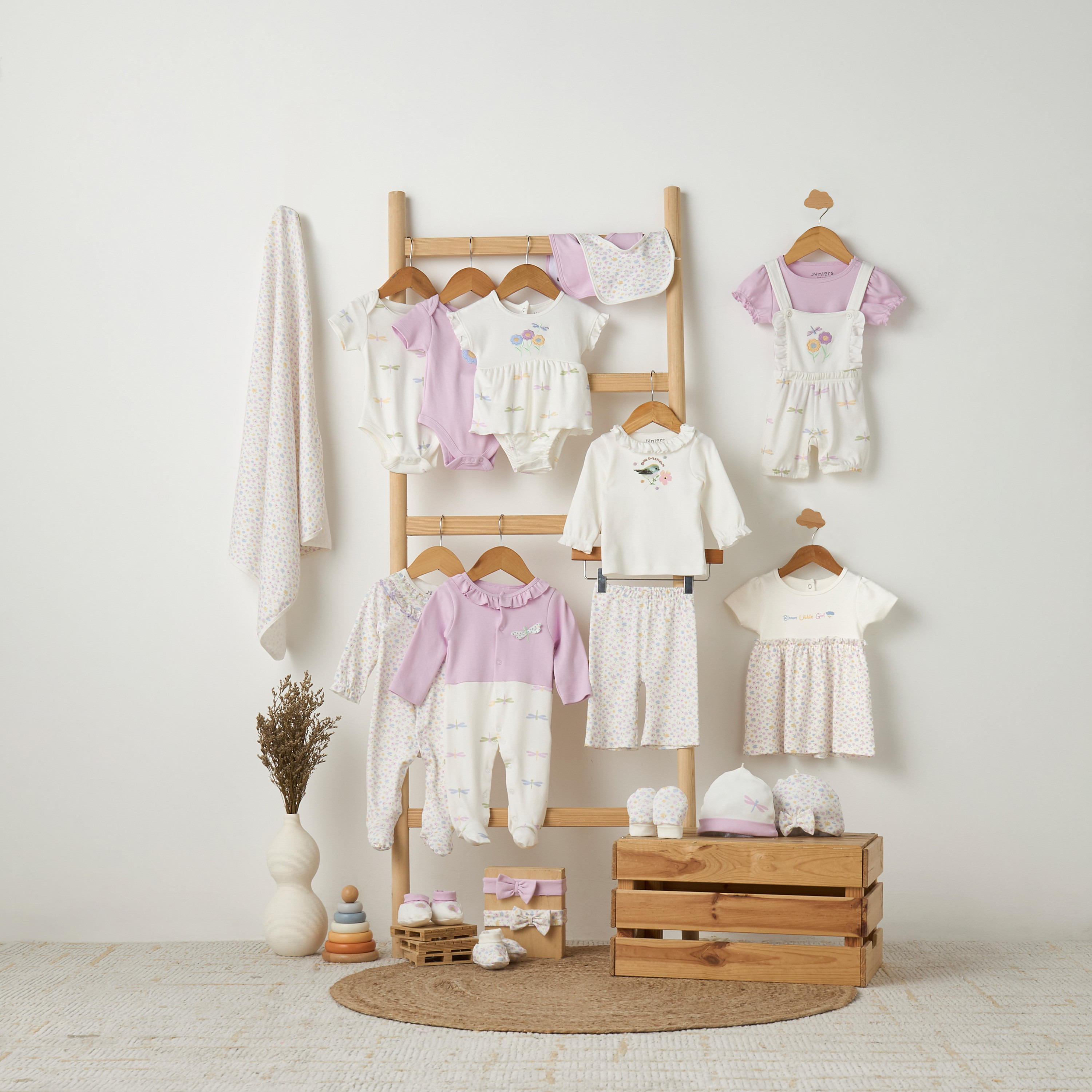 أفرول بياقة ضيقة وأكمام قصيرة وتطريز زهري من جونيورز-baby-girls-clothing-rompers-image-13